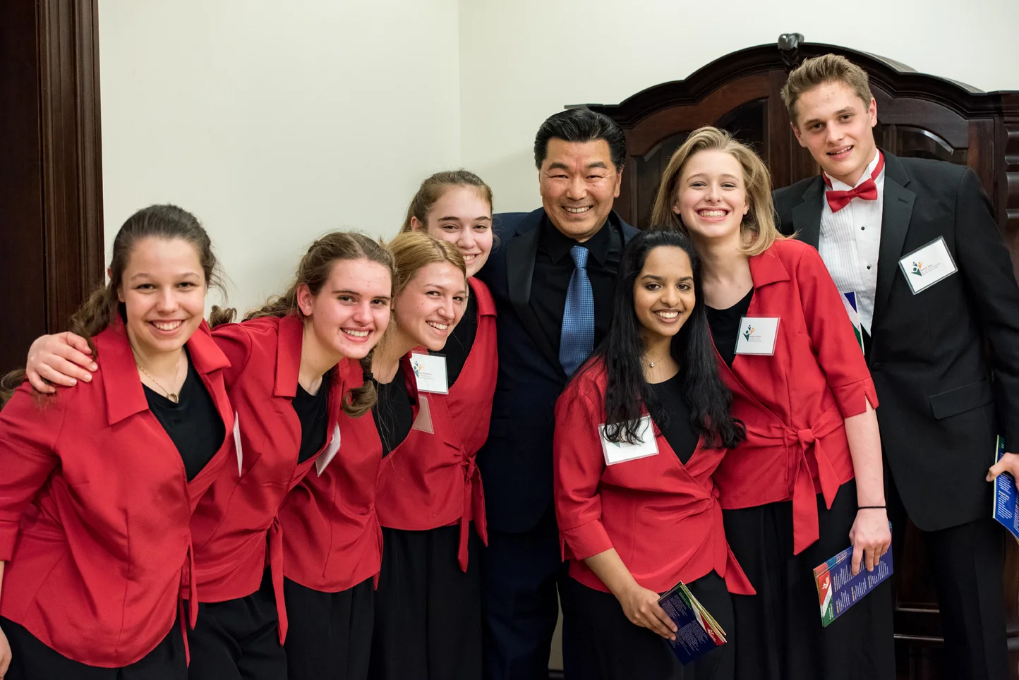 Students with last year’s featured guest artist, Christopheren Nomura
