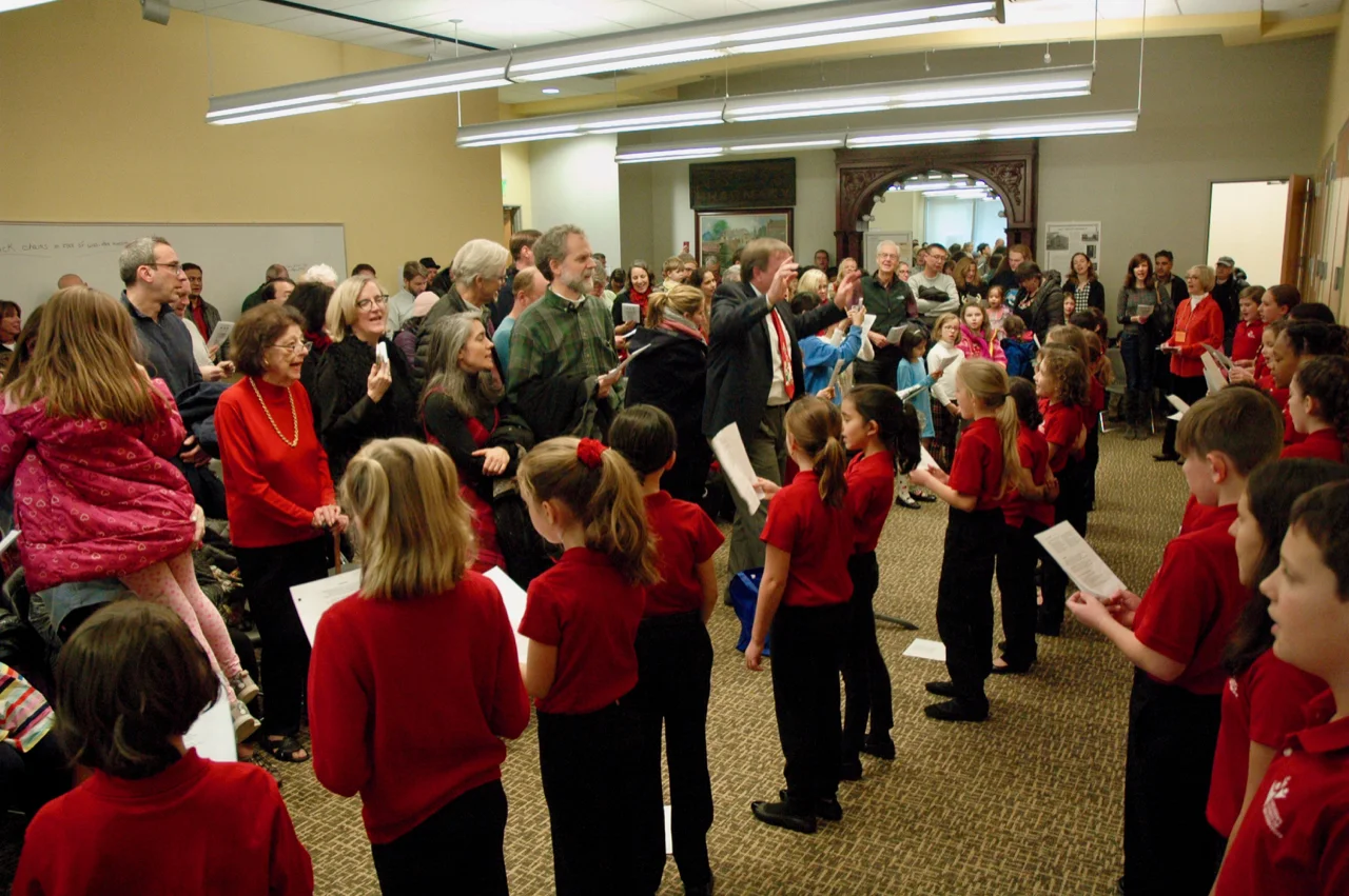We all joined in for “We wish you a merry Christmas and Happy Hanukkah” to end the performance
