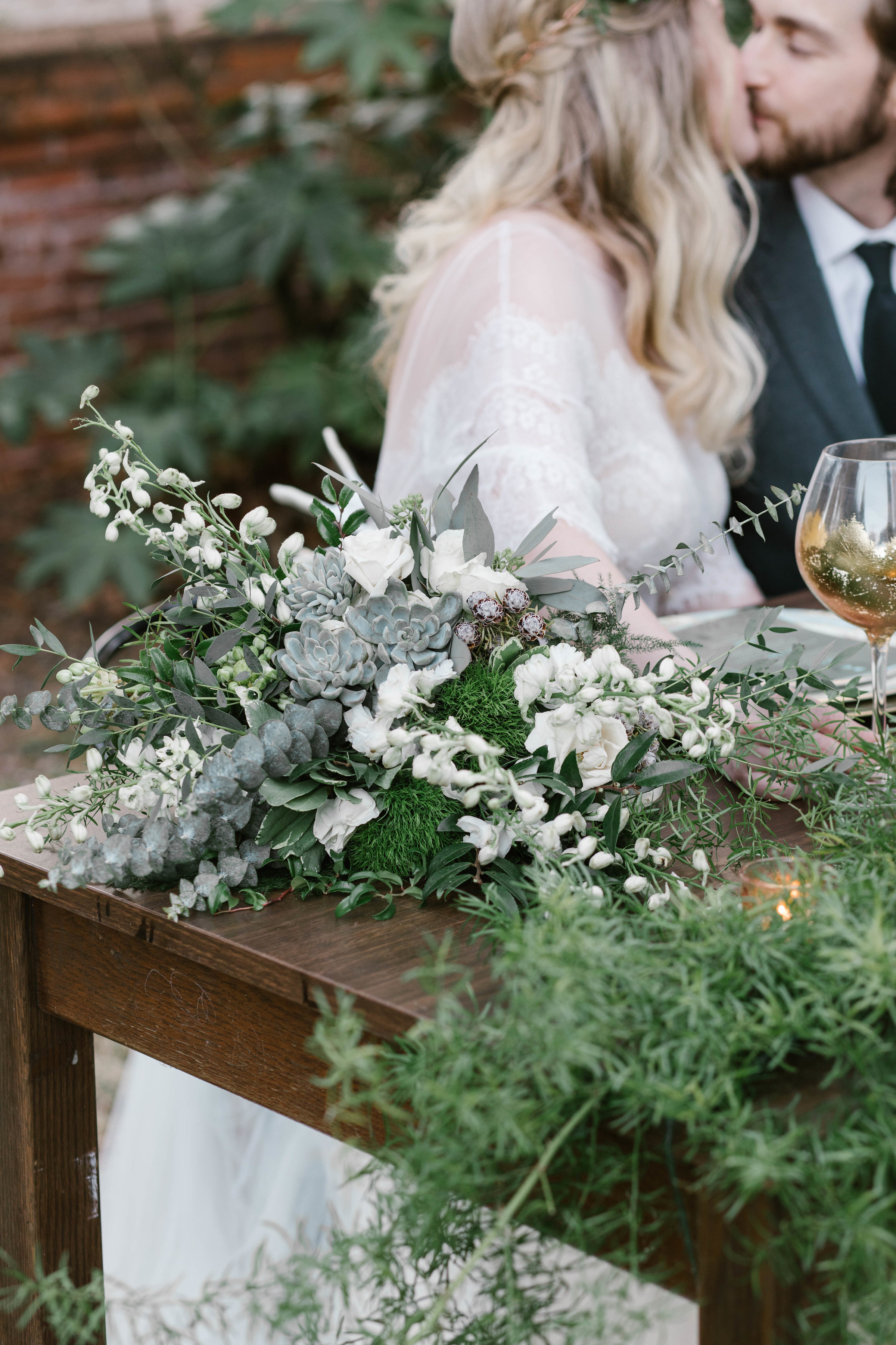 Couple Kissing Wedding Day | Ademurelife