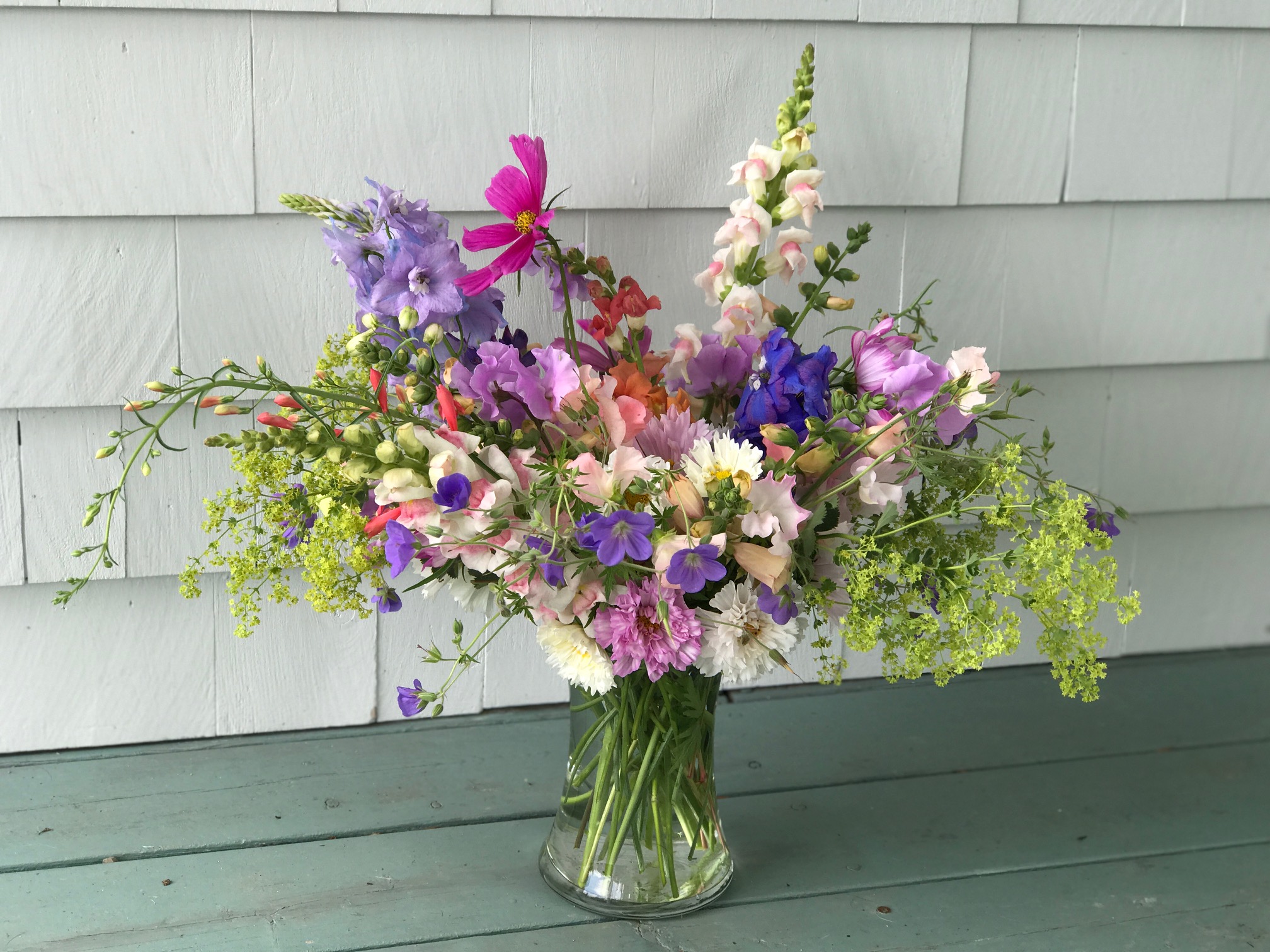 spring color vase arrangement