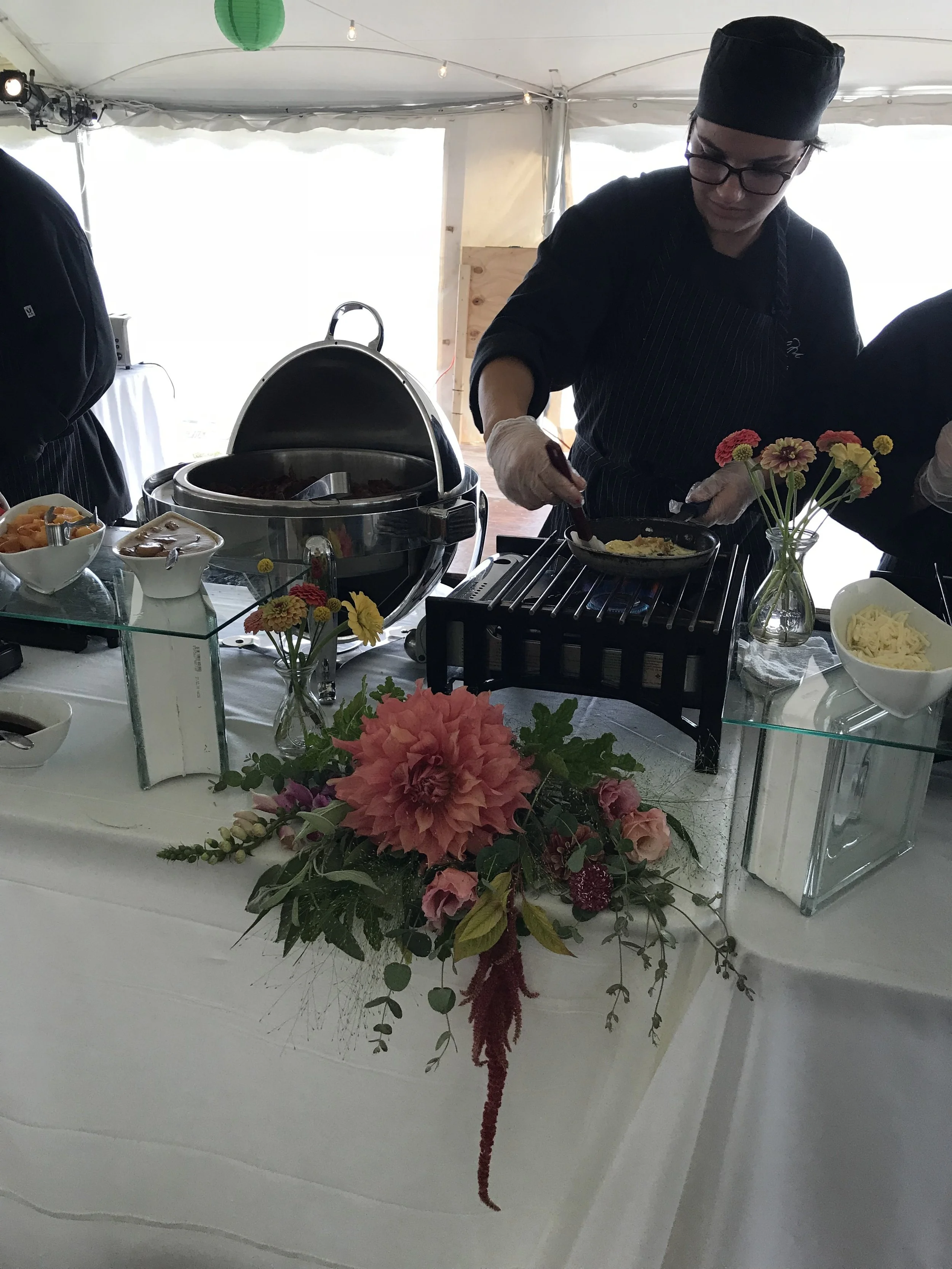 arrangement for food table