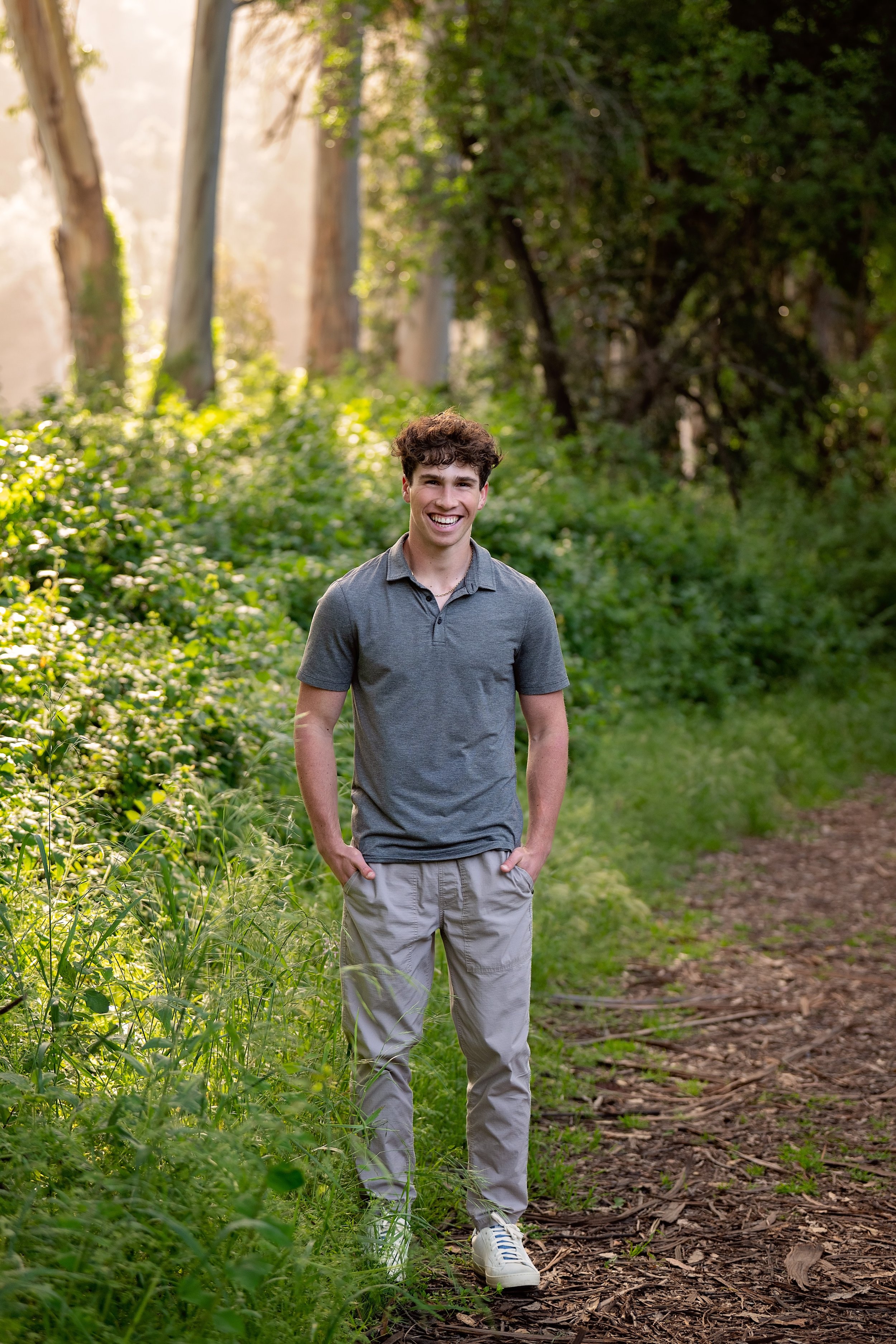 Golden hour senior pictures in the park