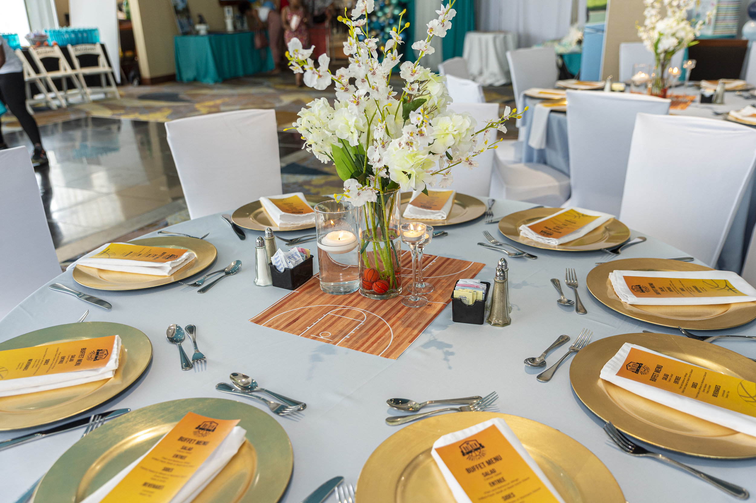 basketball-theme-baby-shower-table-setting.jpg