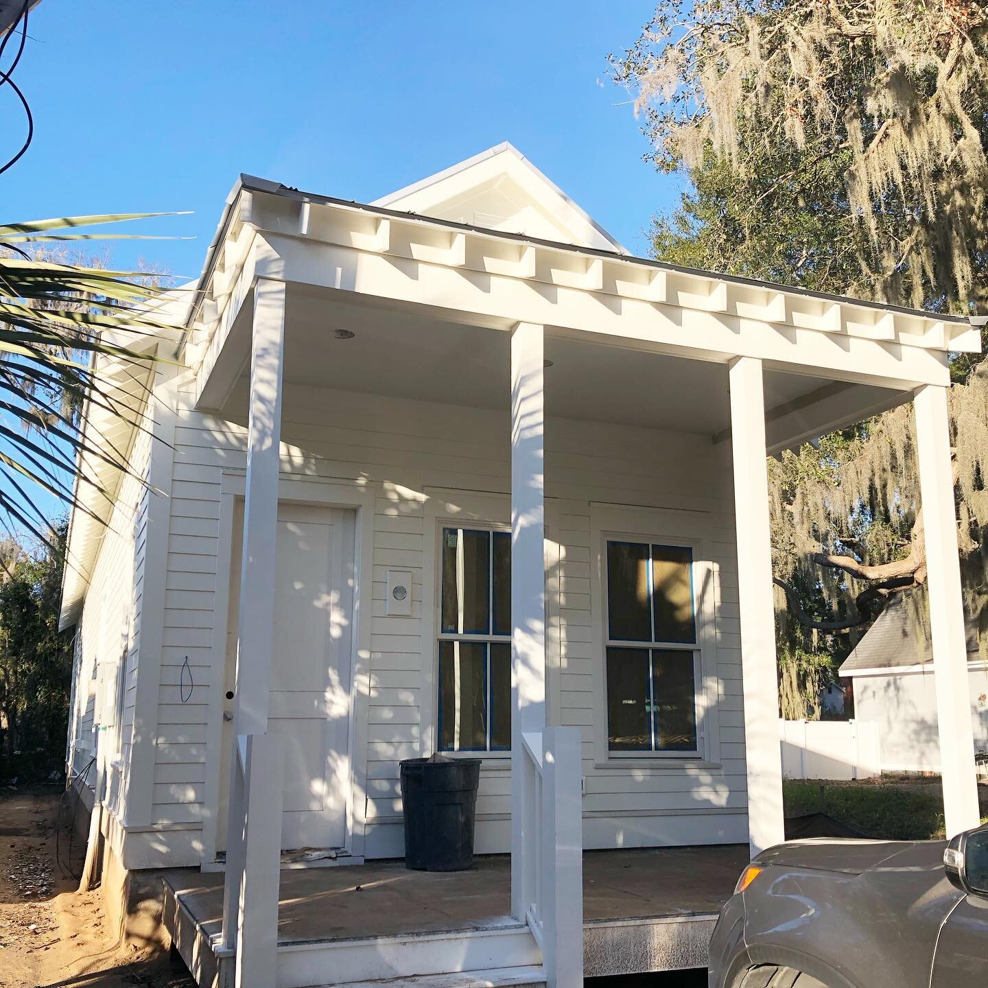 Christmas Eve #beaufortdreamcottage update! 🧡 Happy Holidays to all! 🤍