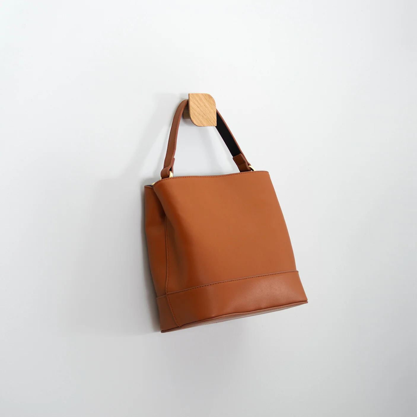 1Cielohookoakbag_3e07499b-6fb4-47f0-ab1e-45eb44fb265d.jpg