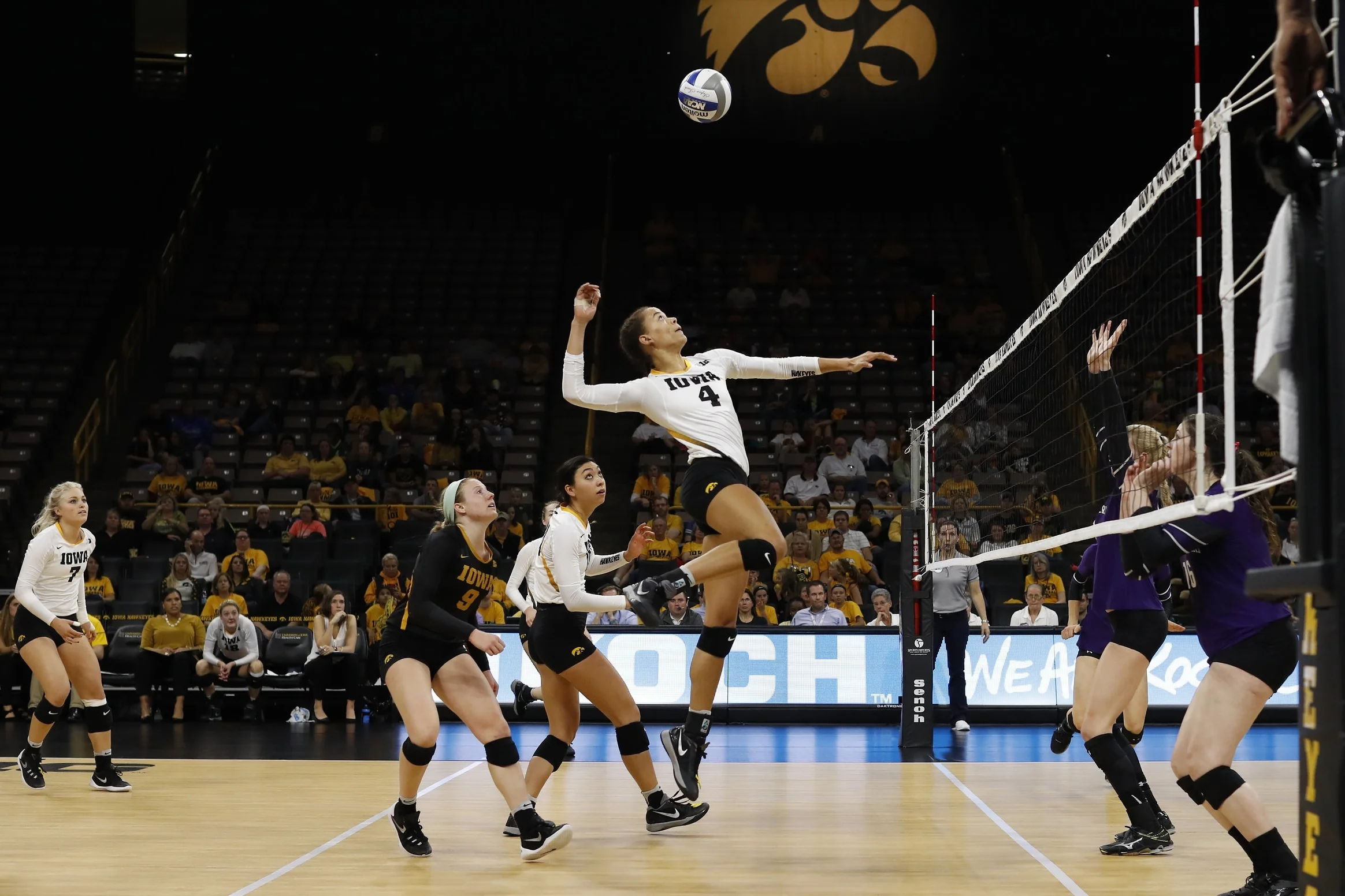 IOWA VOLLEYBALL VS NORTHWESTERN