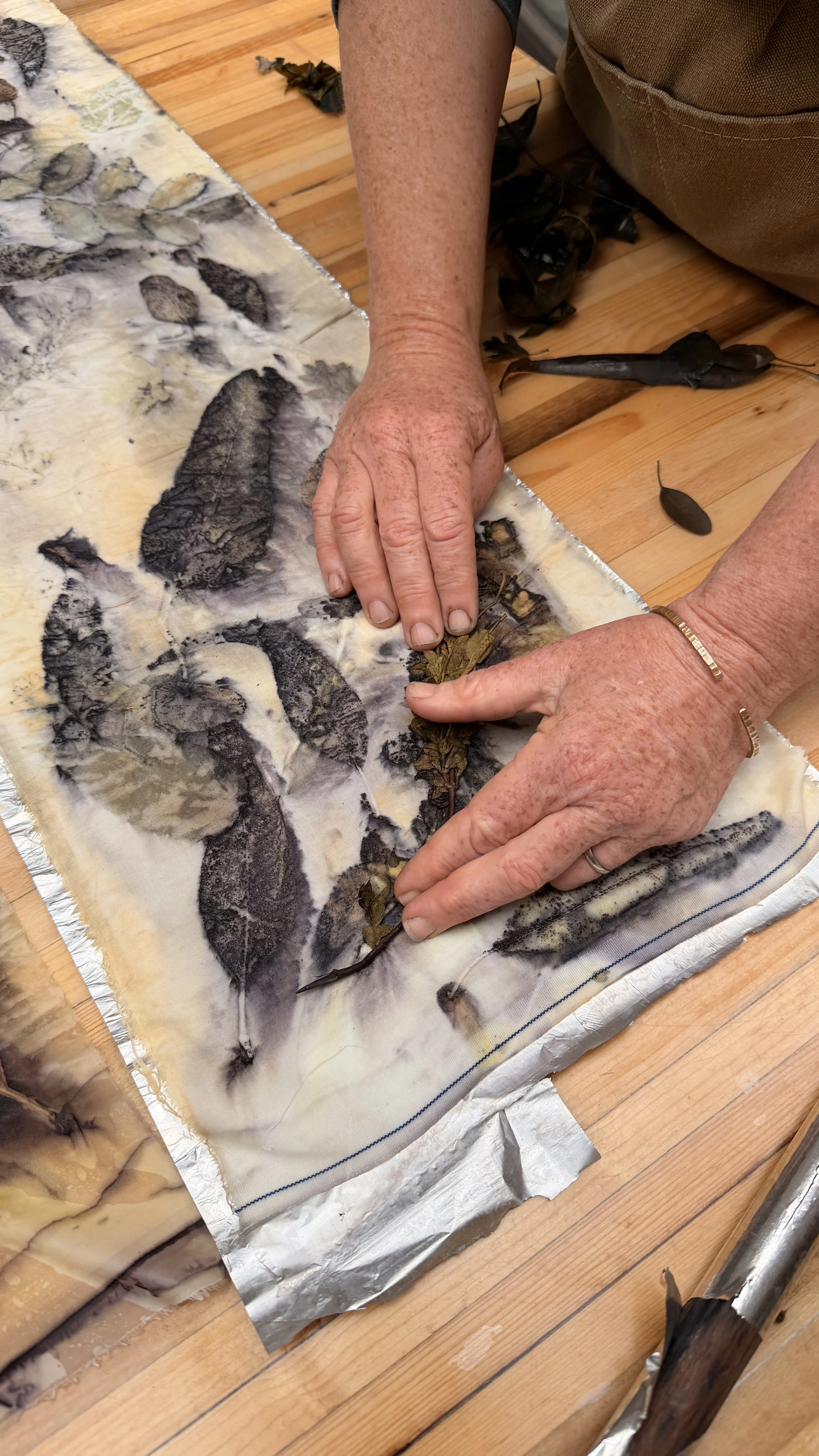 Ecoprinting-tuscany-italy-leaves.JPG