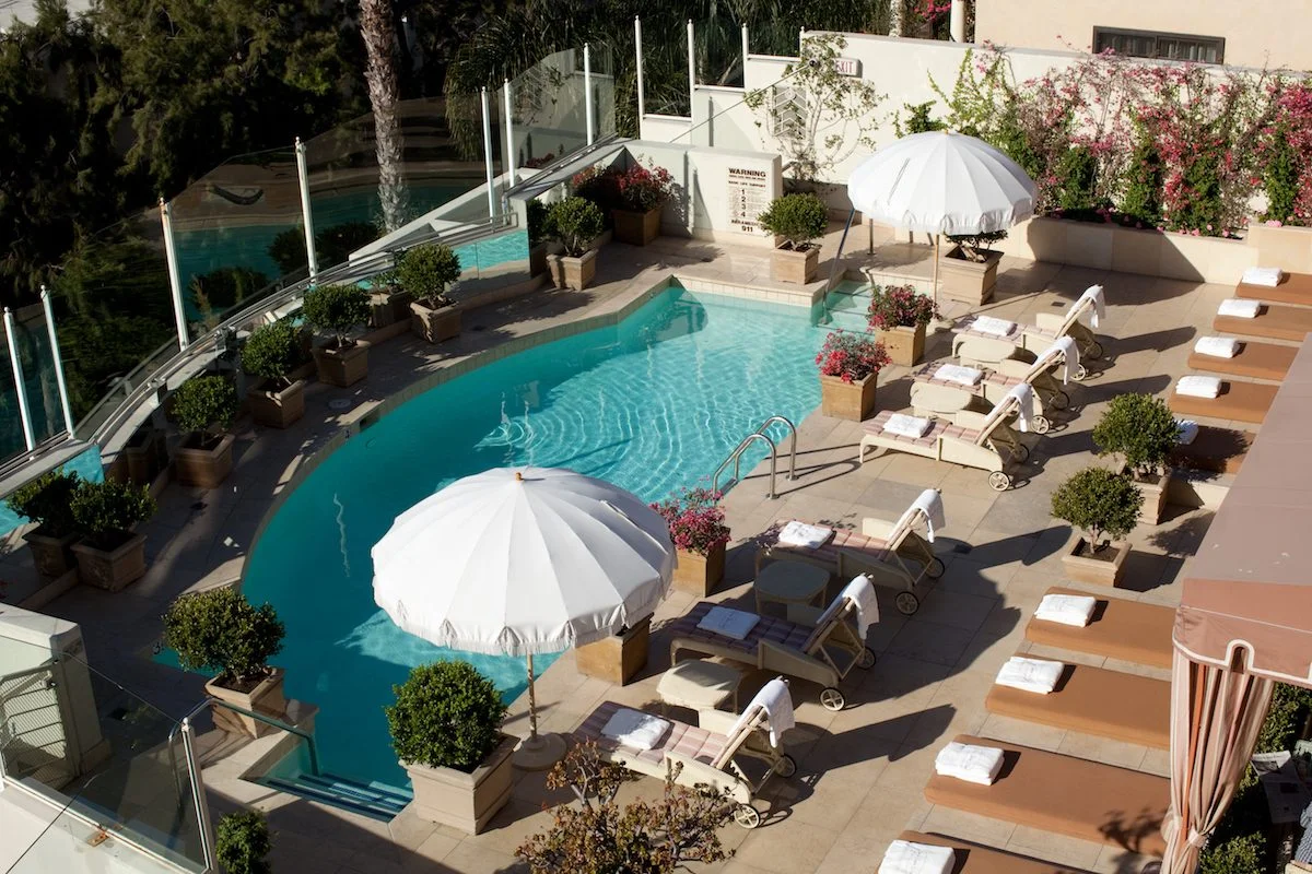 DIZZYING HEIGHTS: SUNSET TOWER HOTEL, LOS ANGELES, therake.com - Read article