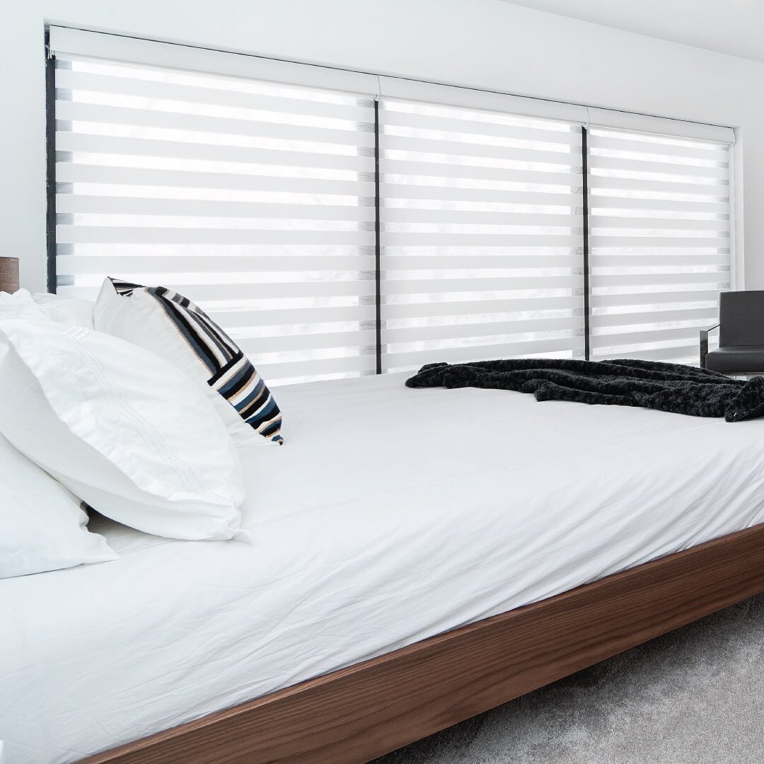 This master bedroom with an ensuite bathroom is very spacious and provides ample natural lighting for a blissful wake up in the morning. ⁣
⁣
At our new 509 Towns on Academy, you can have a bedroom just like this with a private ensuite that you can cu