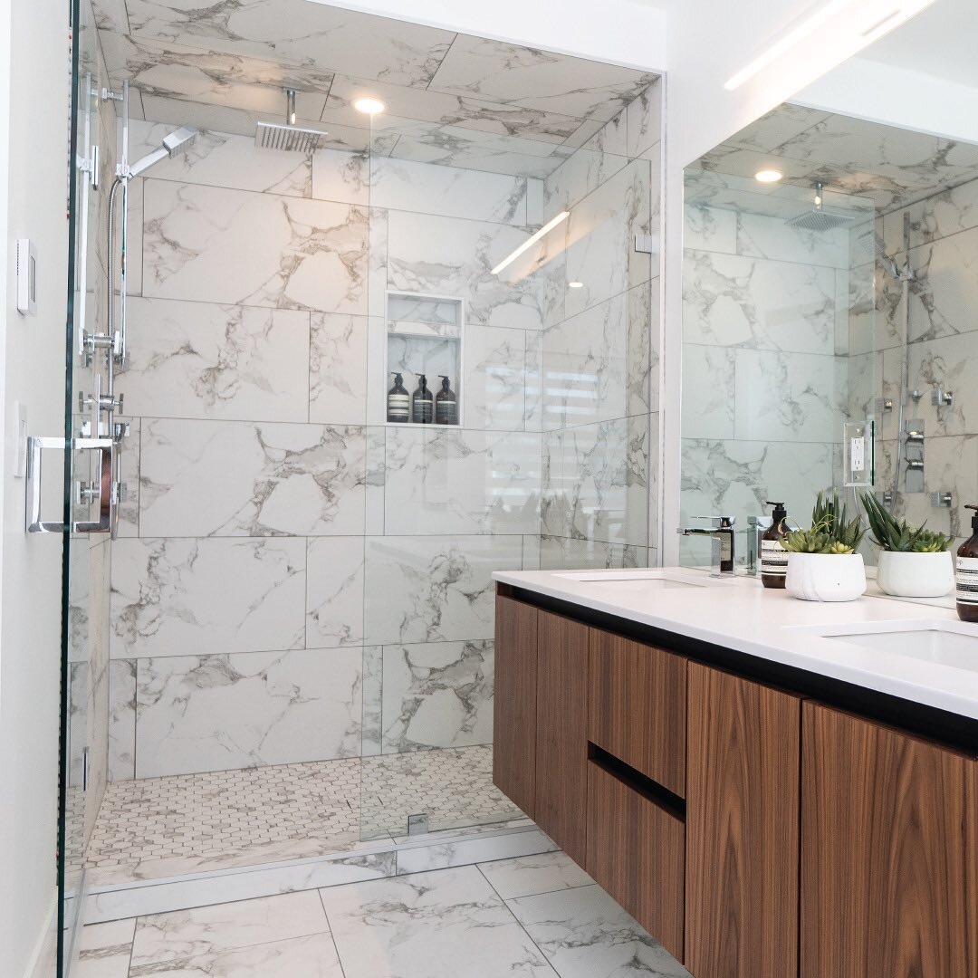 At the new 509 Towns on Academy the bathrooms are exquisite.⁣
⁣
The Details ✨⁣
▪️Riobel or equivalent taps and bath/shower fixtures⁣
▪️Porcelain tile shower floors and walls in the master bedroom ⁣
▪️Contemporary one-piece acrylic tub/shower combo in