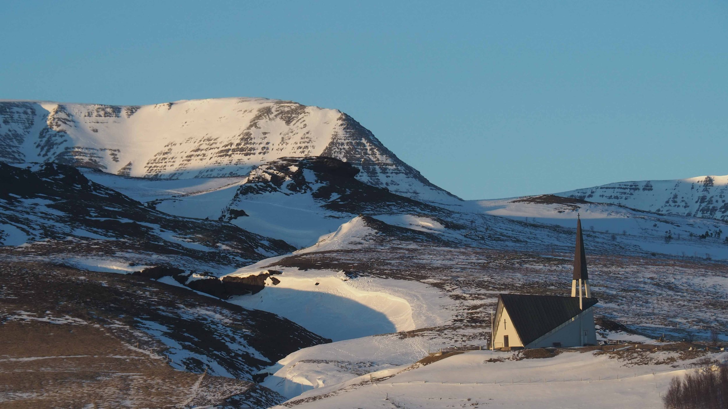 Iconic church in Iceland.jpg