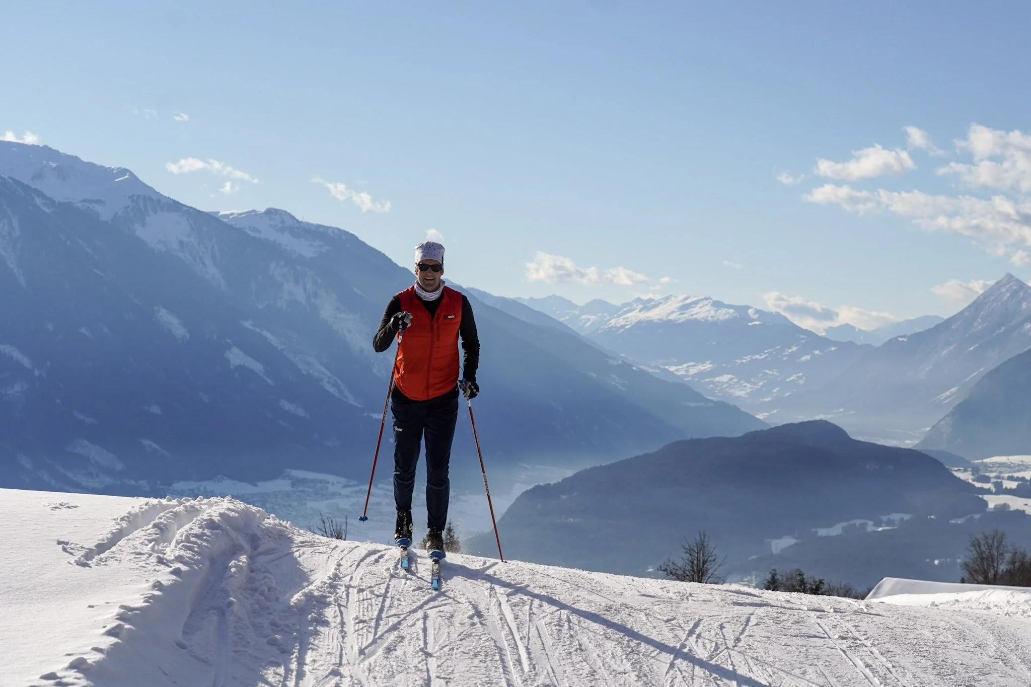 8 The views of the valley below are spectacular!.jpg