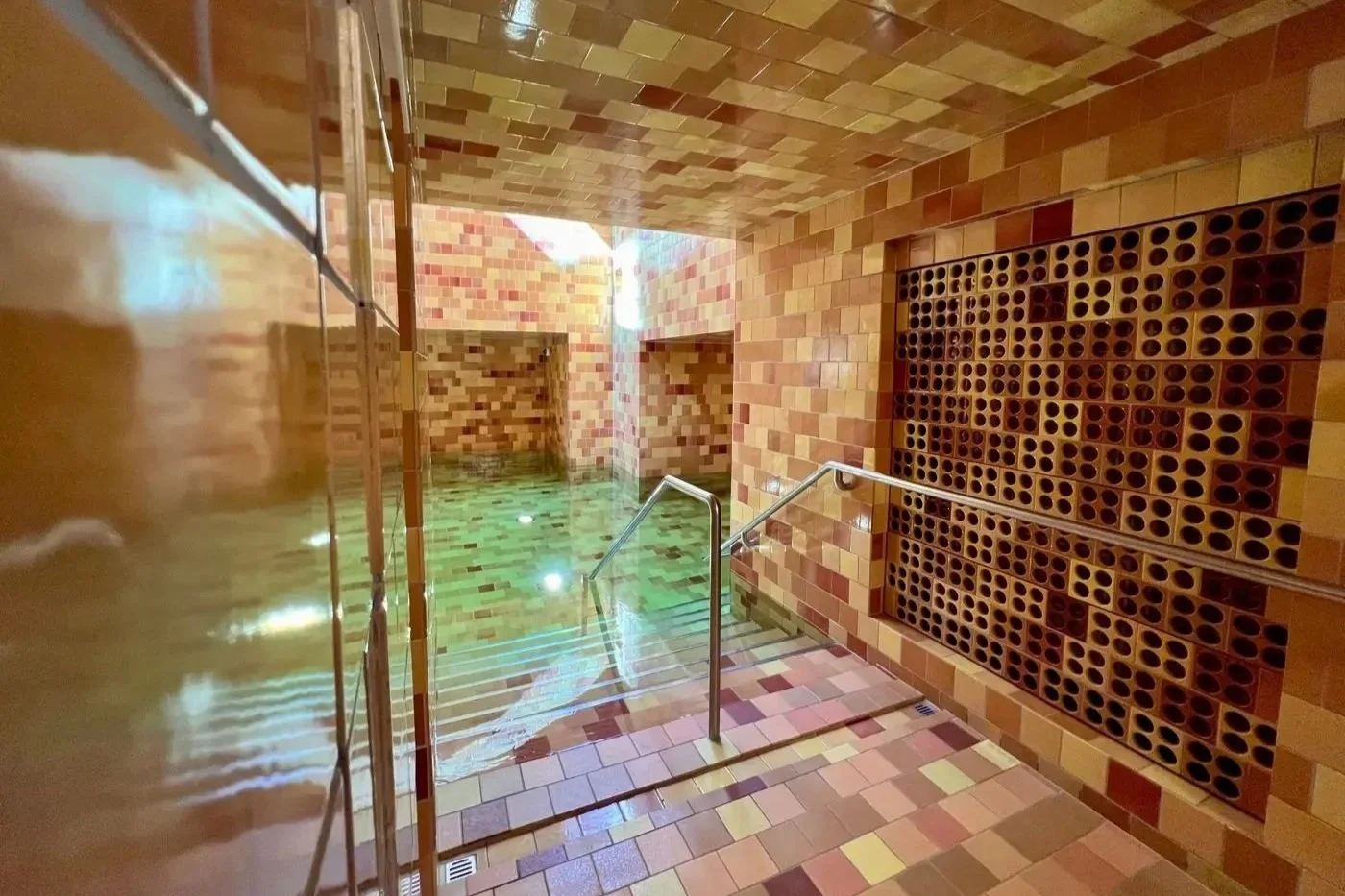 Access to Samedan's famous Mineral Spa