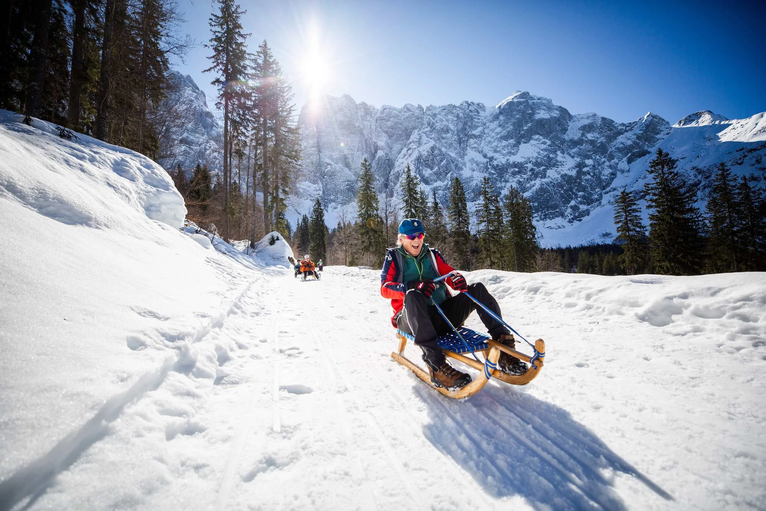 Lumi guests take to the slopes for some sledding fun!