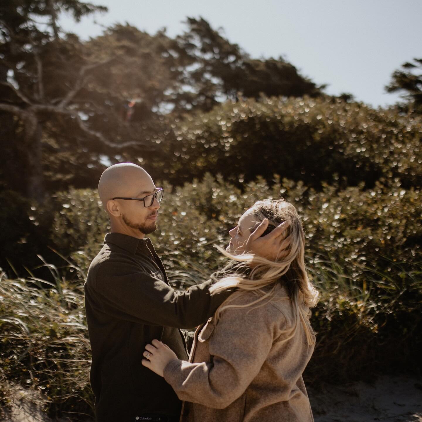 Erika + Devon&rsquo;s anniversary session on the coast was a sweet one ☀️

We had taken our time grabbing coffee and breakfast at the coffeeshop beforehand which meant the sun had more time to rise high in the sky &mdash; not the ideal lighting condi