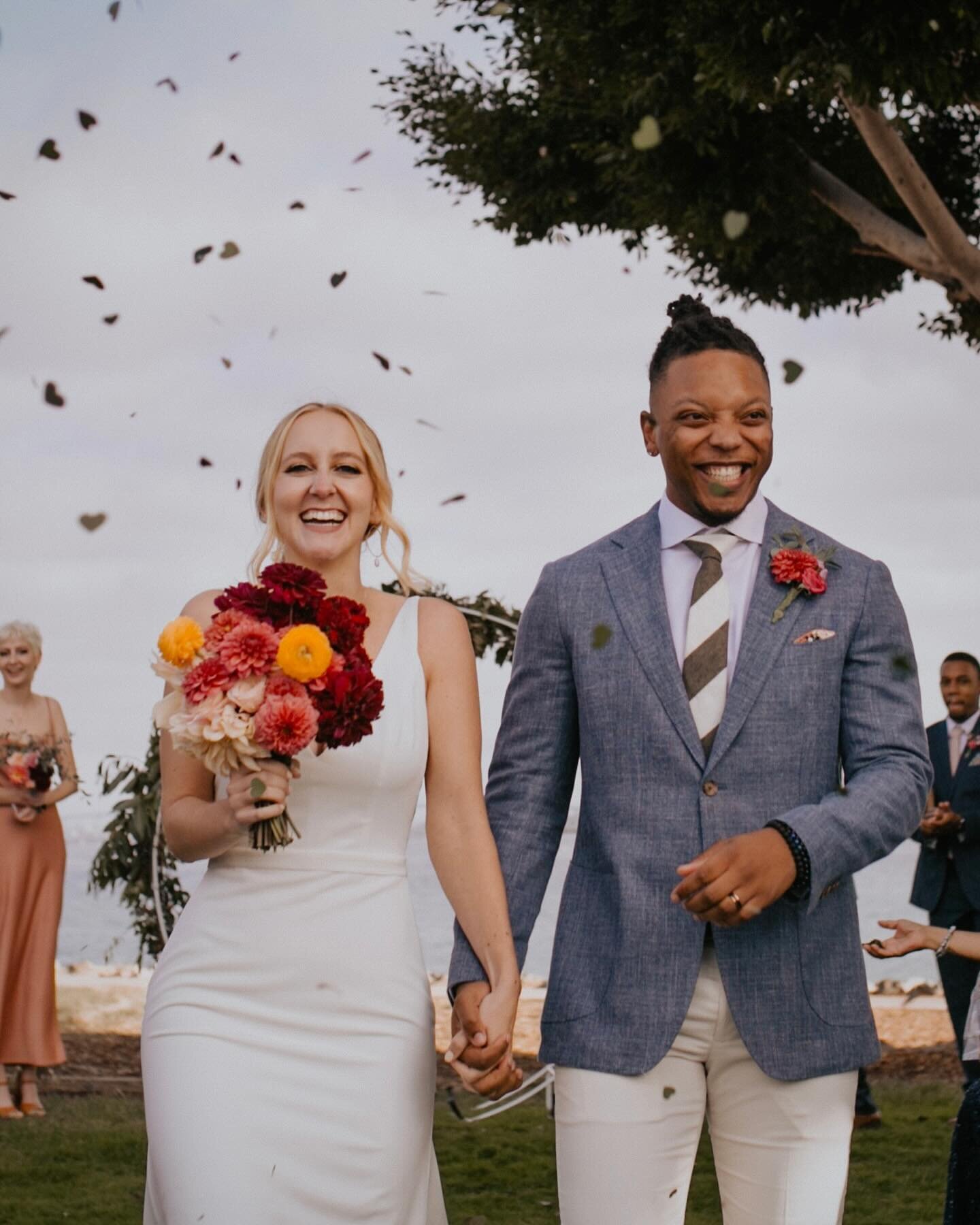 When combing through past weddings to make a compilation post for Valentine&rsquo;s Day, I wanted to make sure to include that first photo with the heart confetti made from leaves&hellip; then realized I hadn&rsquo;t shared some of my fav photos from