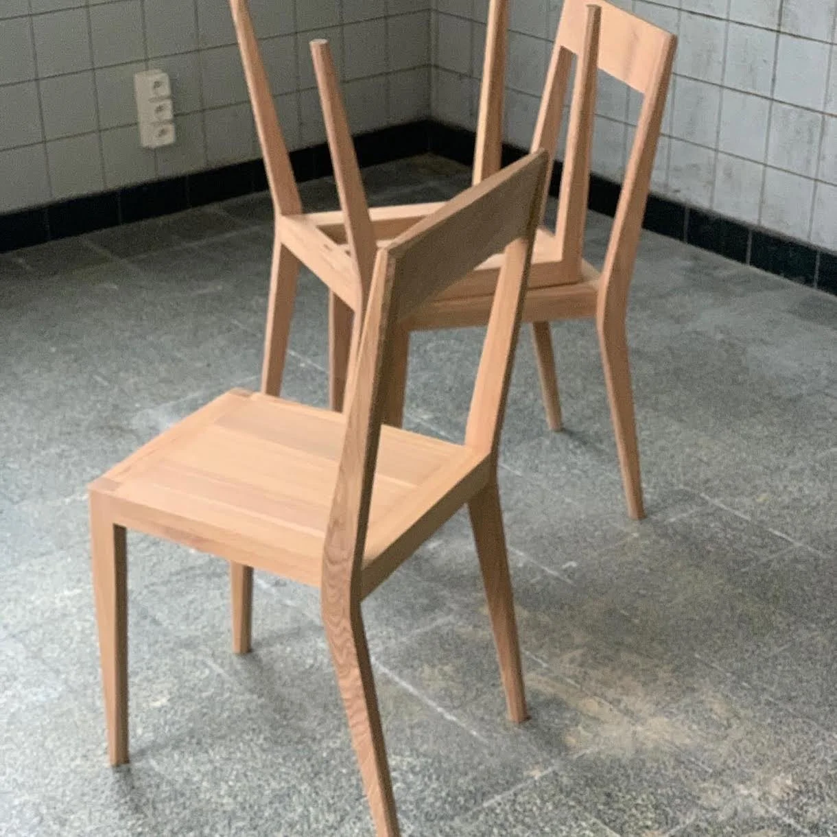 Stackable solid wood chair Atelier365 Laura Greindl — ATELIER 365