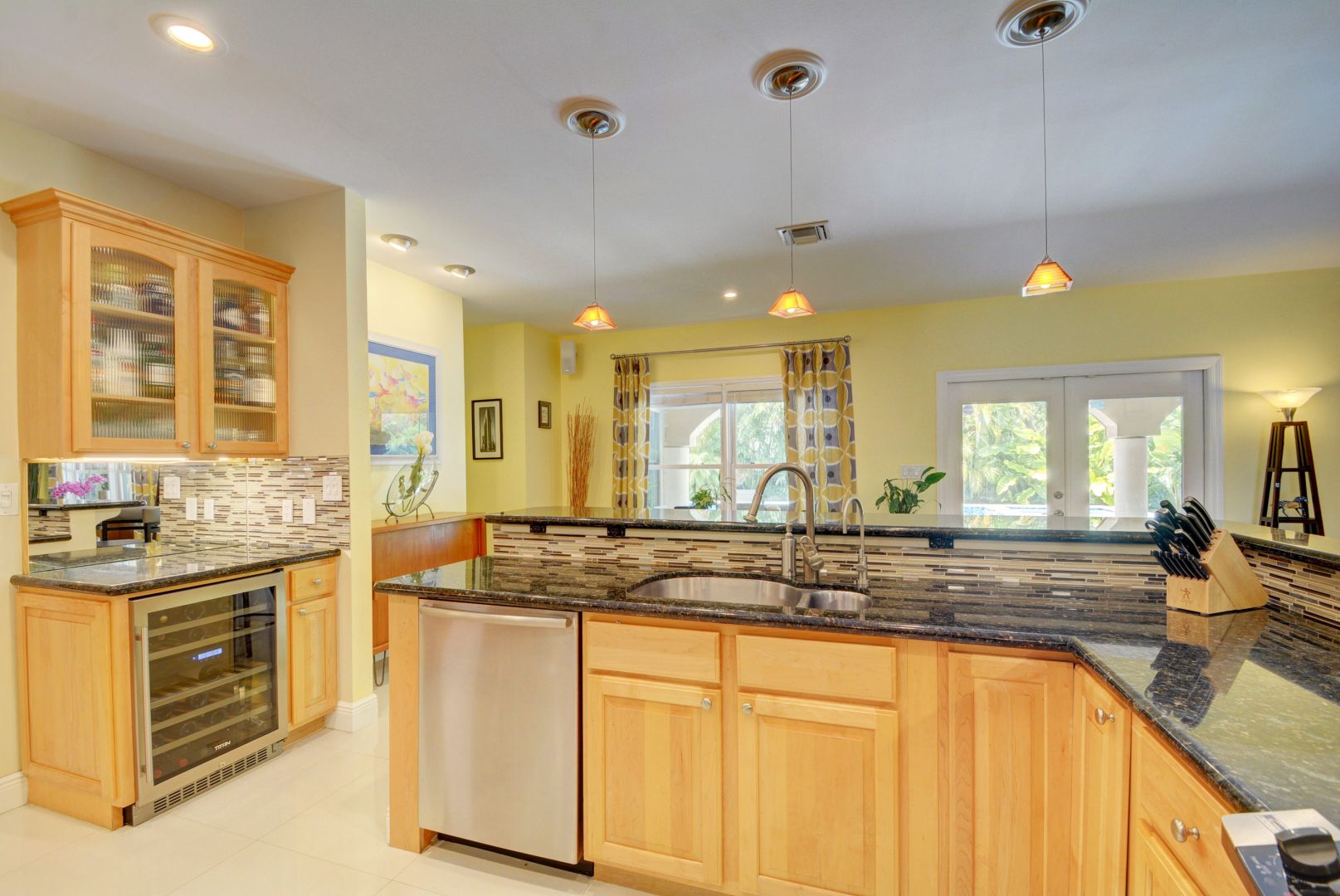 kitchen 2.jpg