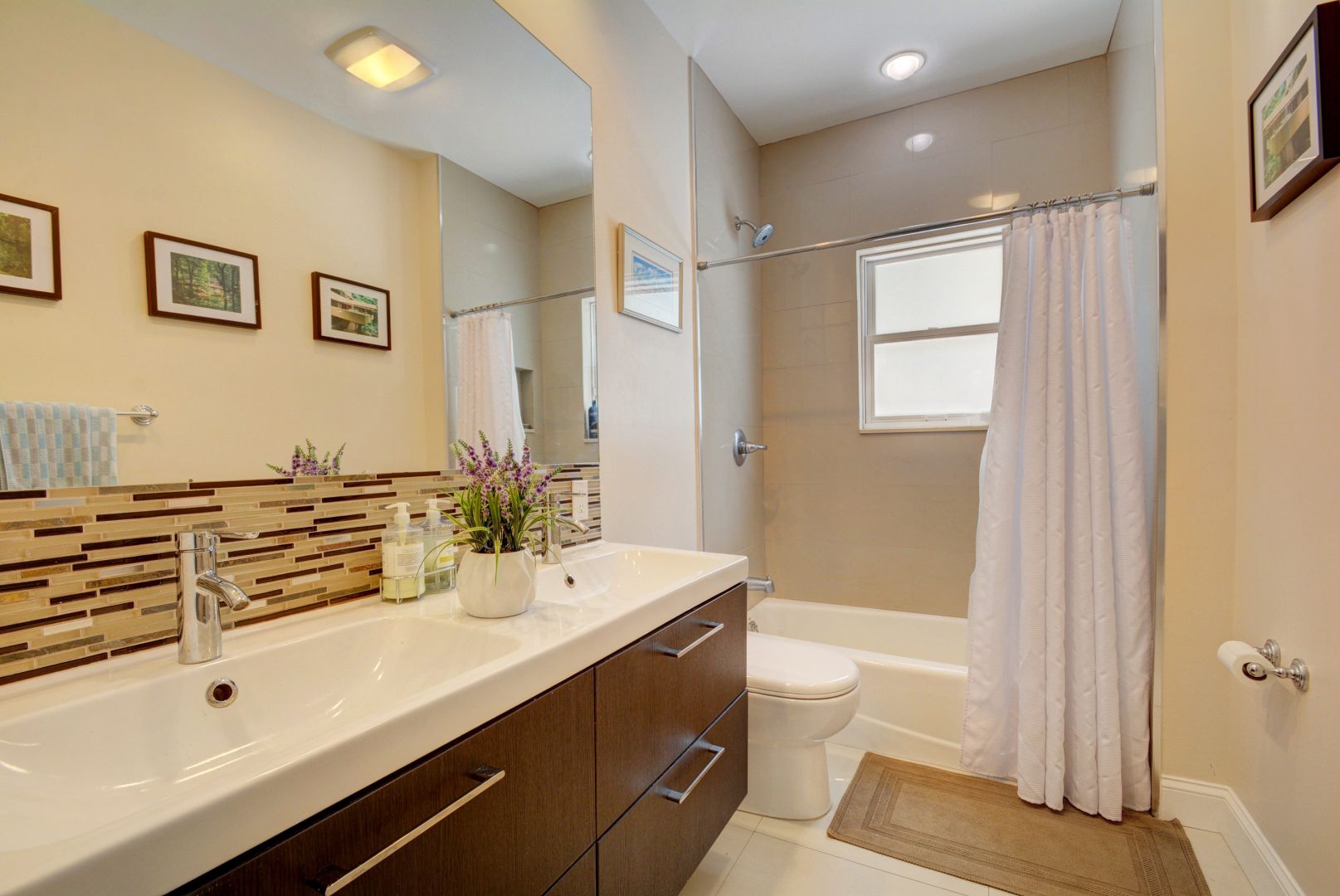 second bathroom.jpg