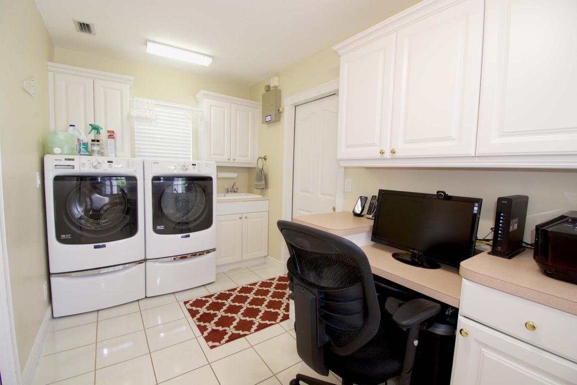 Bw laundry office.jpg