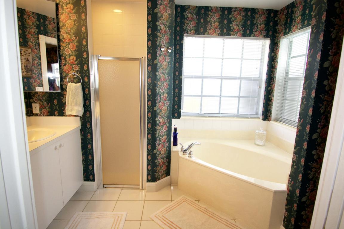 BW master bath.jpg