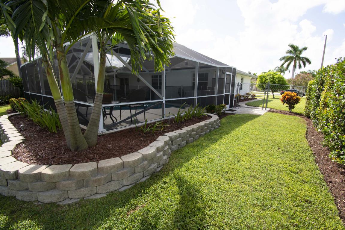 BW side backyard.jpg