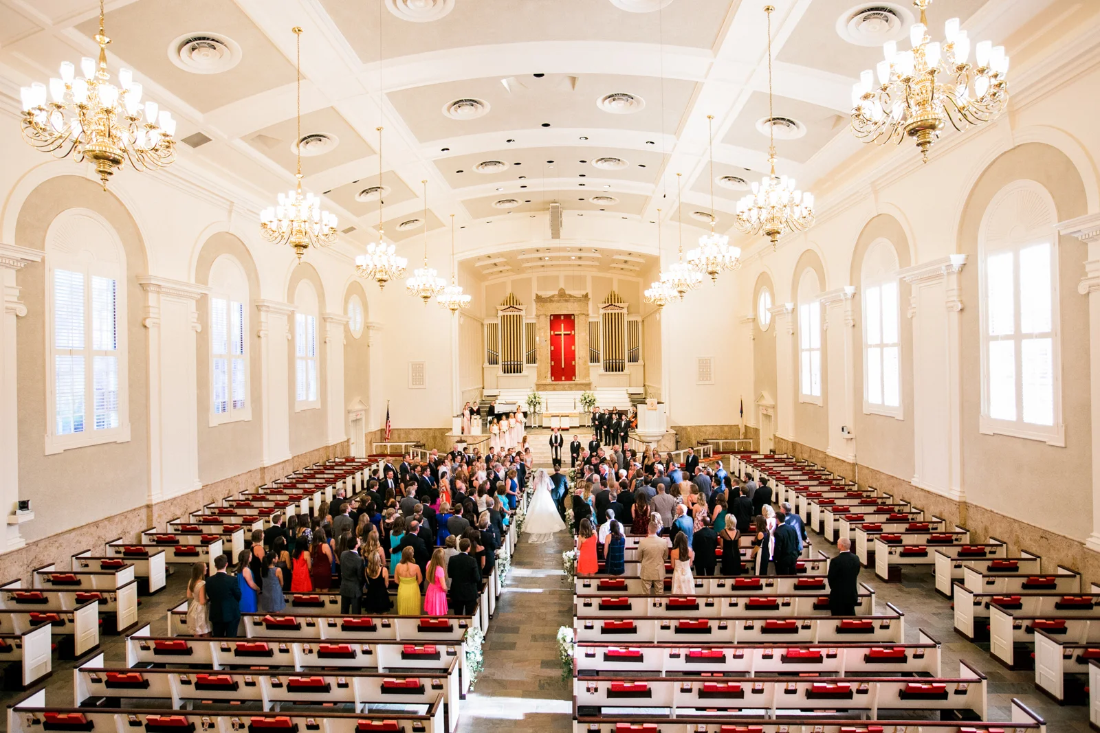 0033_St_Lukes_Wedding_Houstonian.jpg