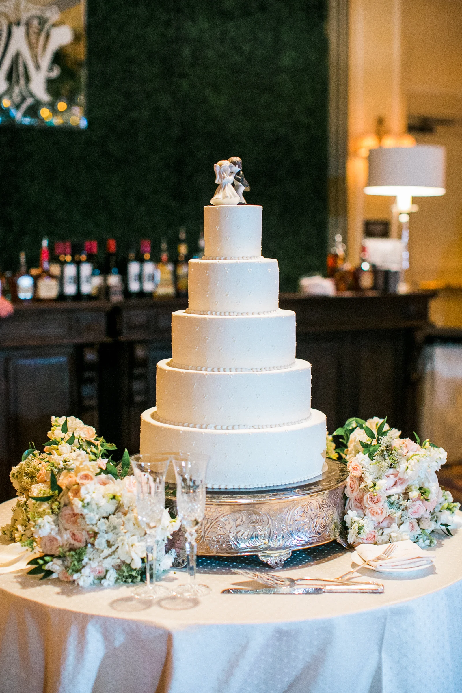 0052_St_Lukes_Wedding_Houstonian.jpg