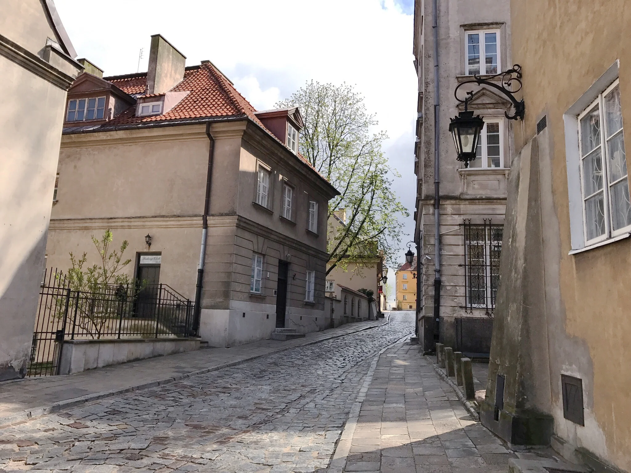 old-town-warsaw-streets.jpg