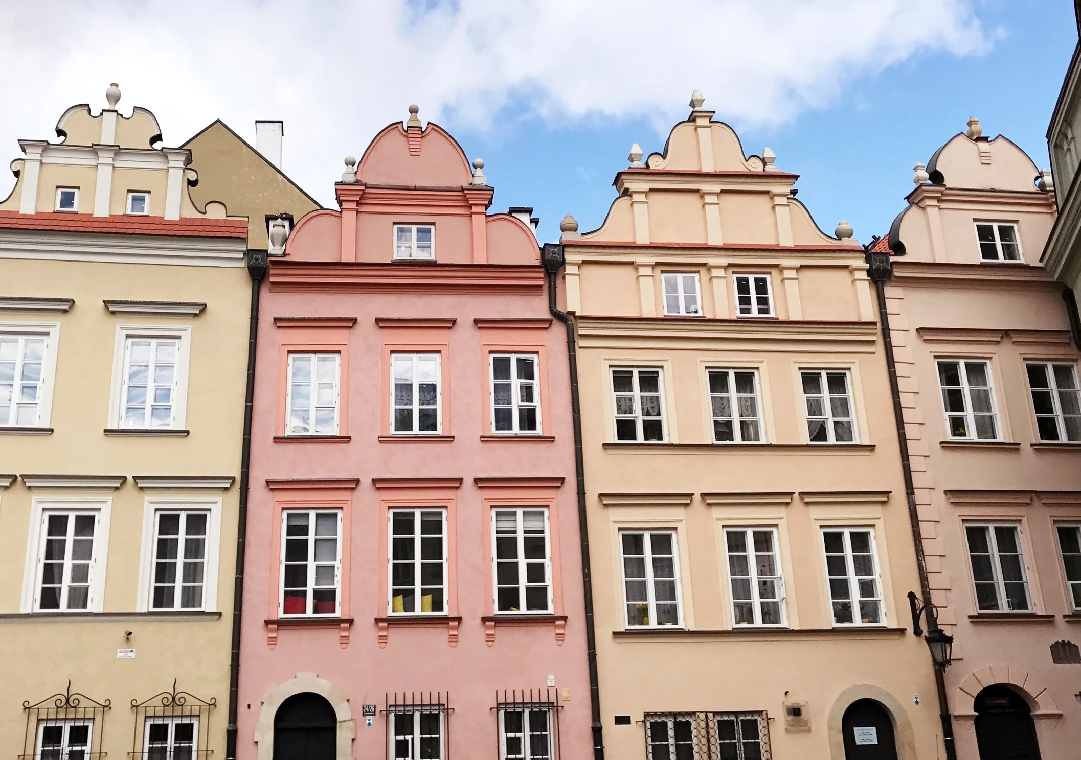 old-town-warsaw-streets.jpg