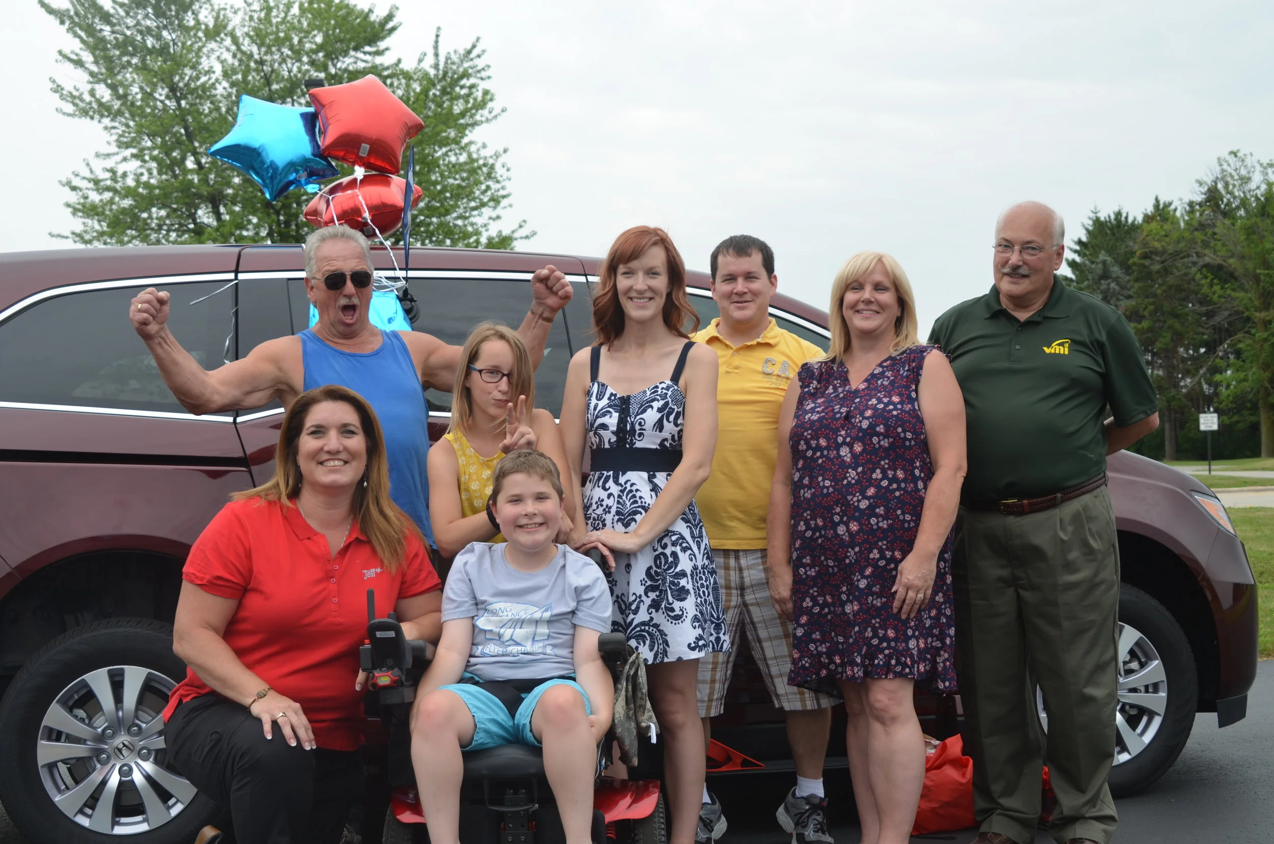 All smiles today in Green Bay! Sue Scroggins, Director of Finance and Operations, was in Wisconsin today to present the van on behalf of Jett Foundation.