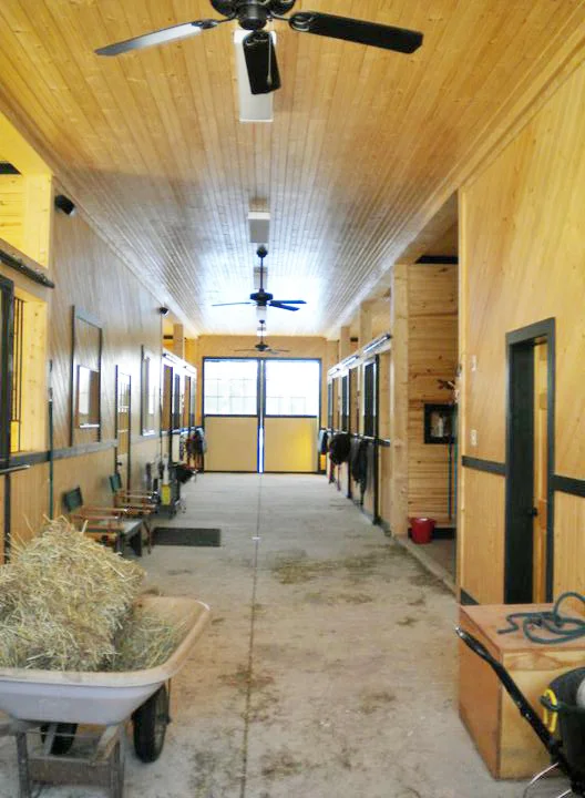 BARN_INT_P.jpg