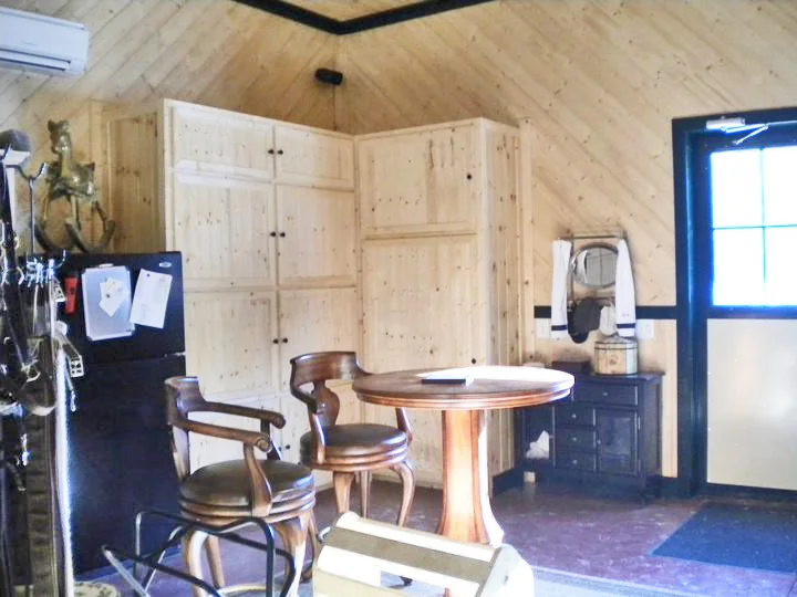BARN_TACKROOM2_P.jpg