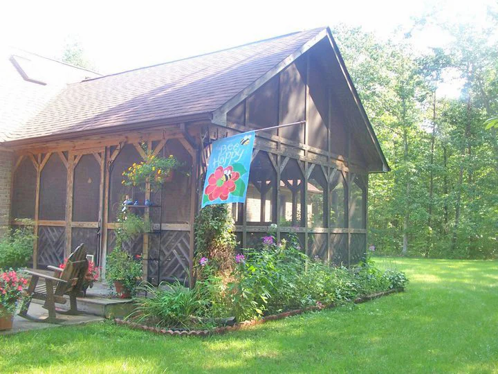Staffordscreenedporch2_p.jpg