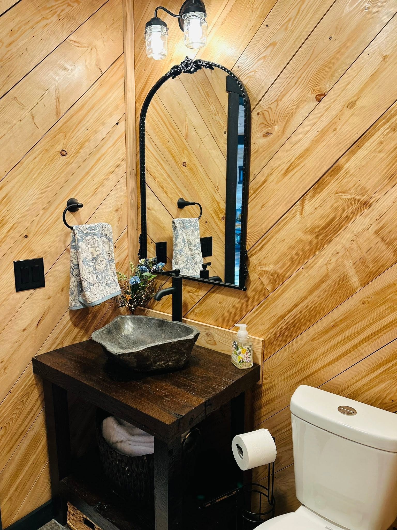 Cabin8.jpg