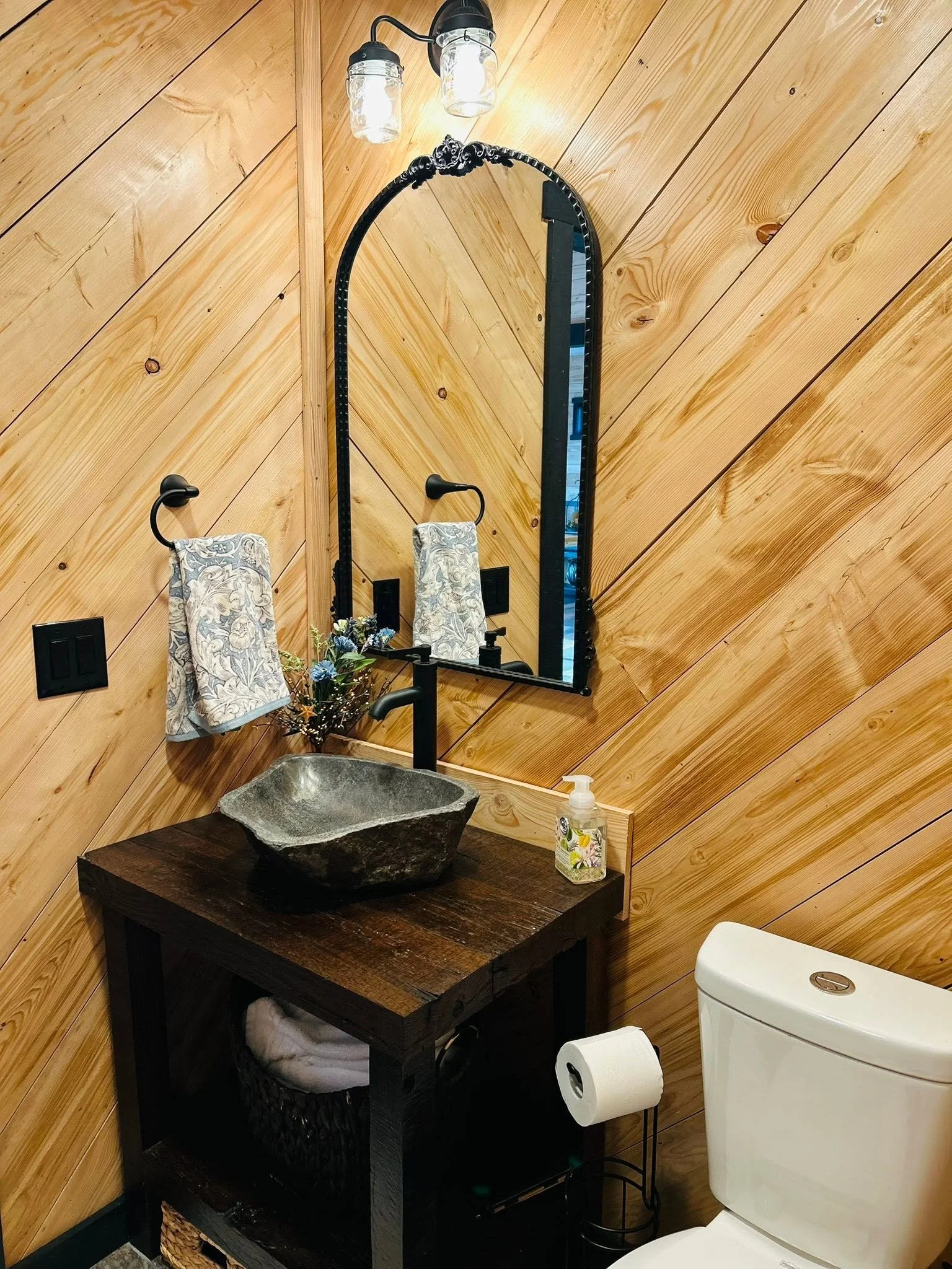 Cabin8.jpg