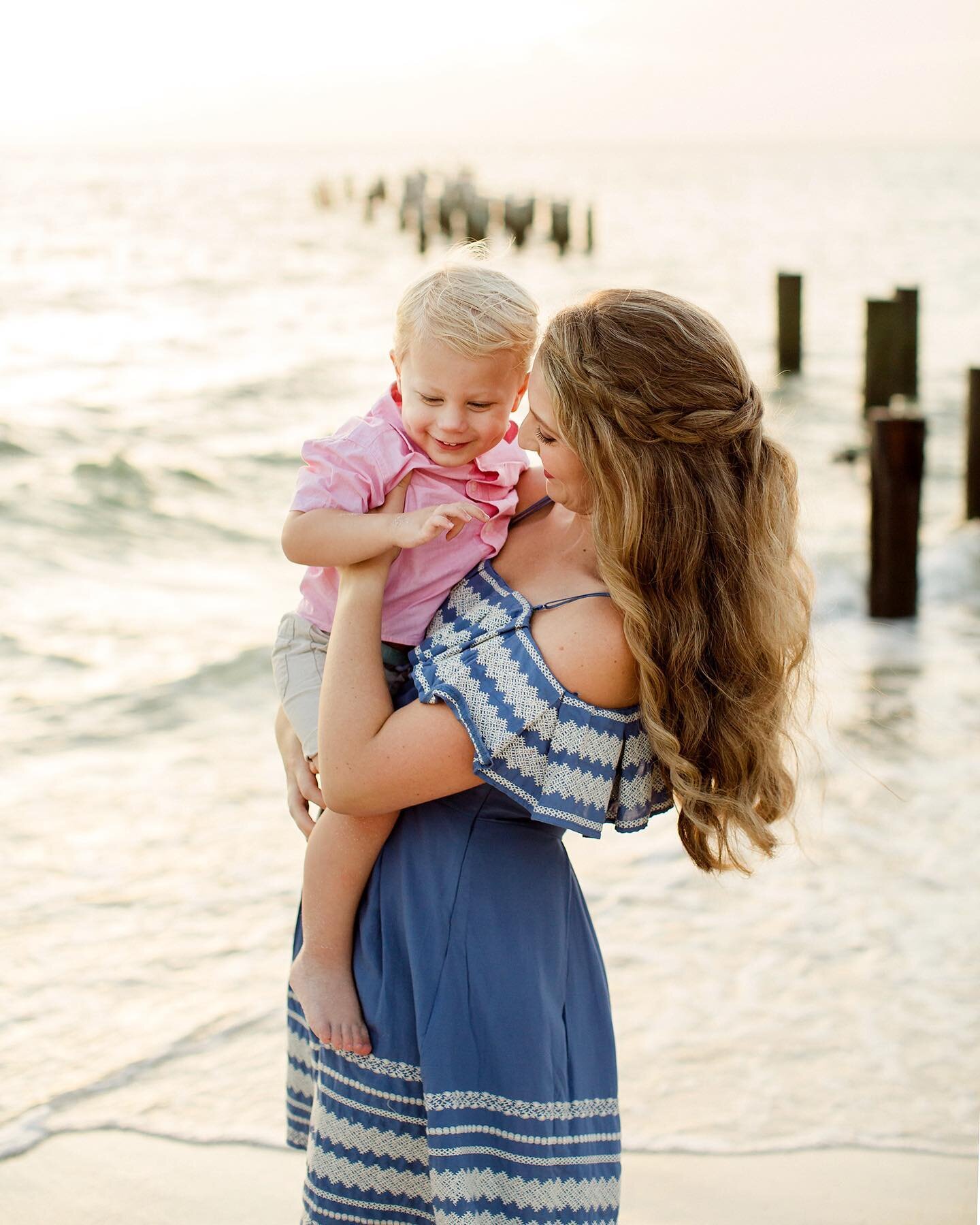 Sandy toes and a sun-kissed nose. #naplesphotographer #napleslife