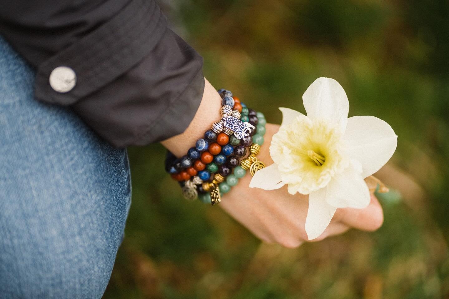 Blooming now! Curate the perfect spring stack of our hand crafted bracelets! 🌷
&bull;
&bull;
&bull;
&bull;
&bull;
&bull;
&bull;
&bull;
&bull;
&bull; #bracelets #charmbracelets #braceletstacks #daffodils #springaccessories #springfashion #jewelryaddi