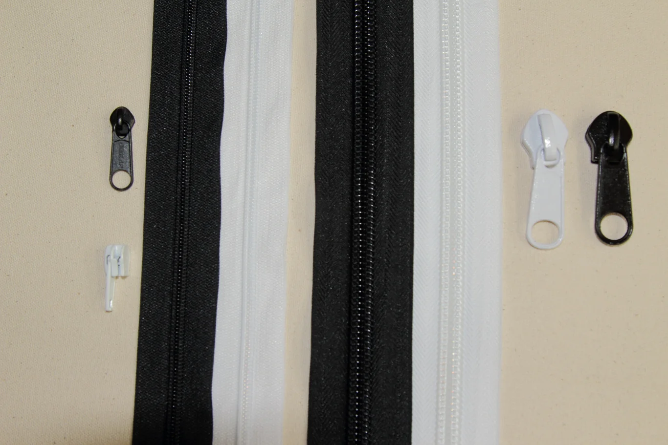 Zippers, Velcro, bing, Welt — C & S