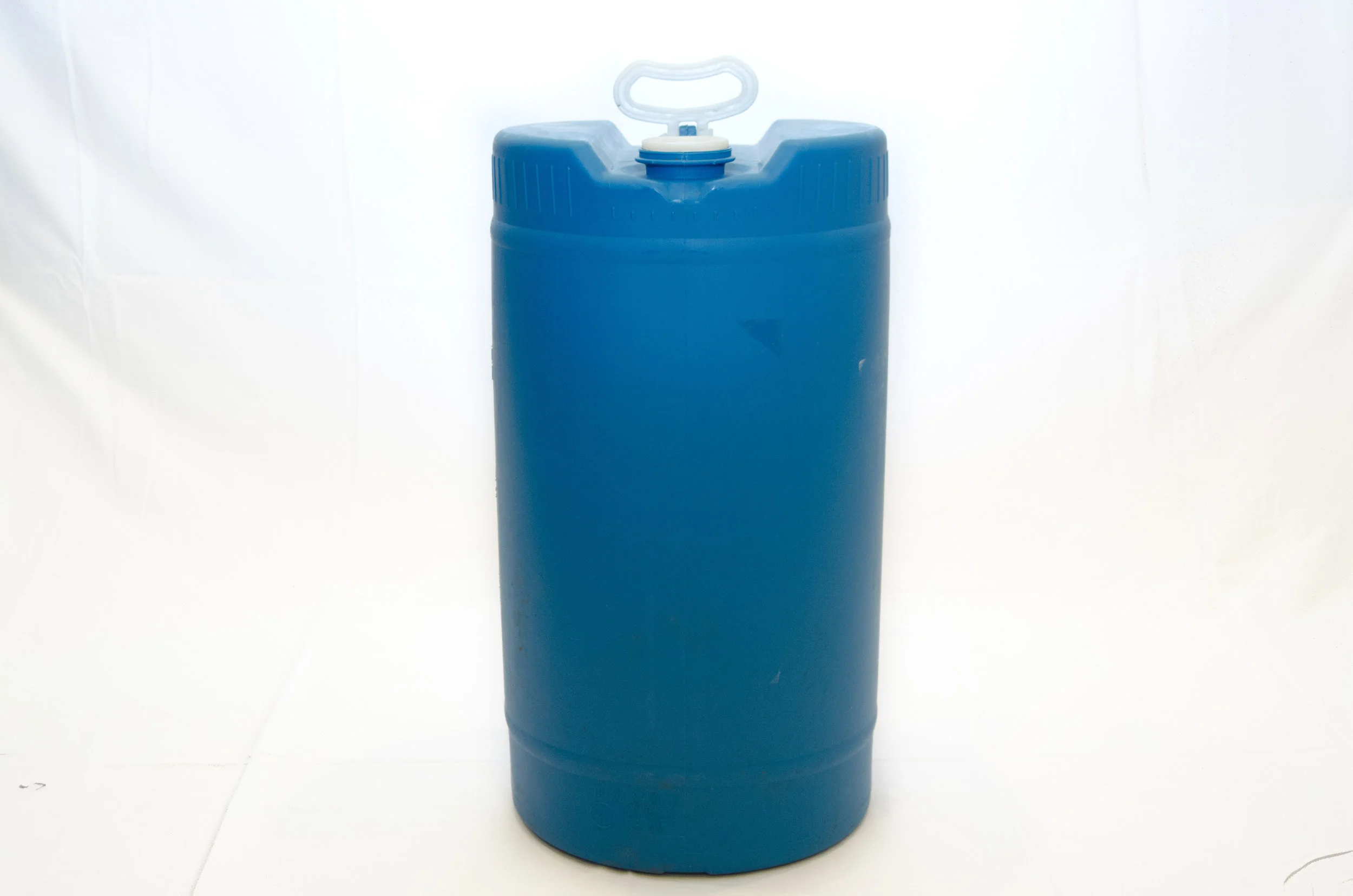 Item # 1380 - USED 15 Gal Poly Bung Type
