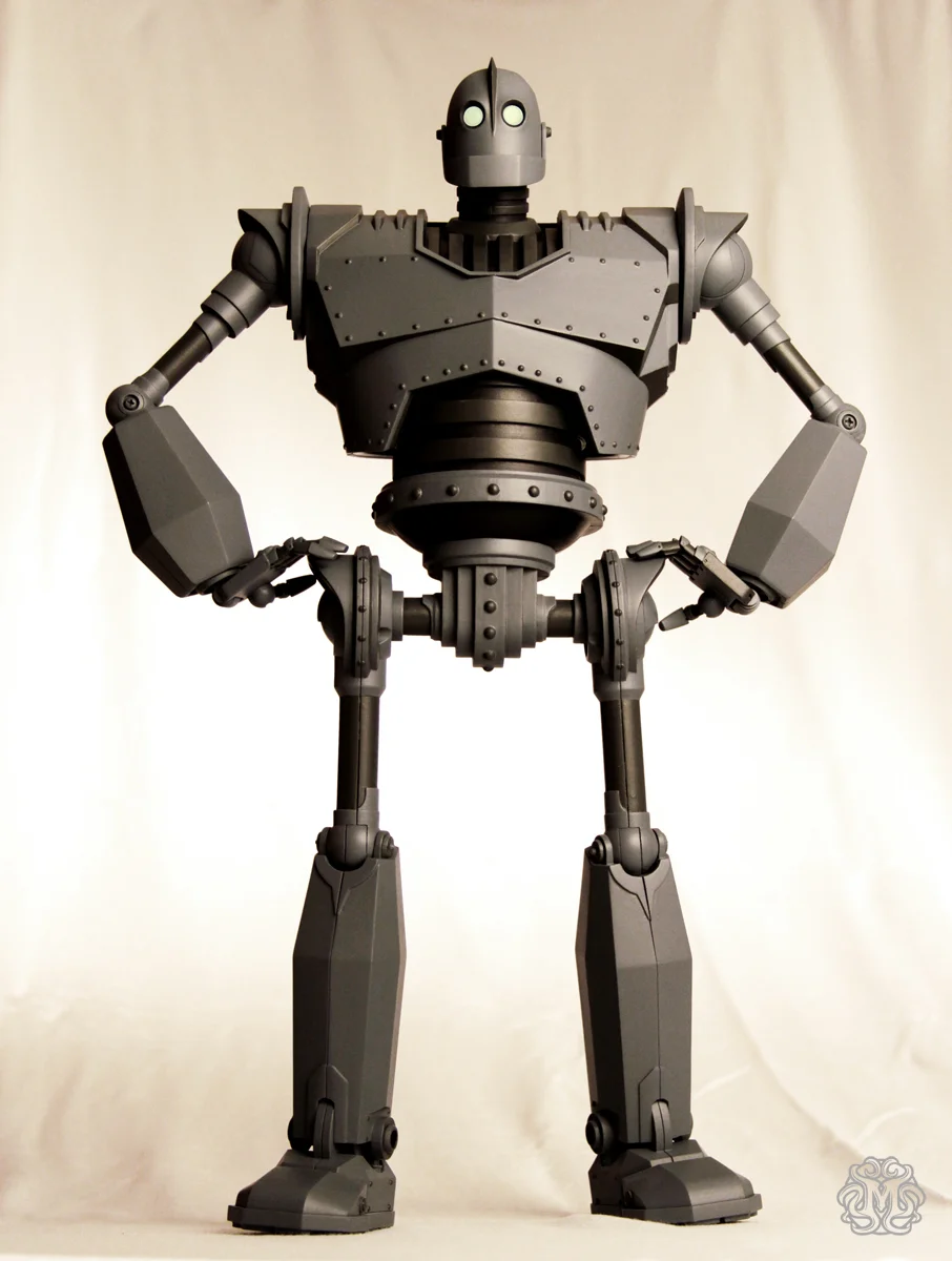 Iron-Giant-figure-Mondo_IG1_o.jpg