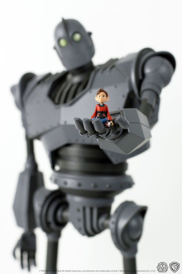 Iron-Giant-figure-Mondo-1ig2_636.jpg