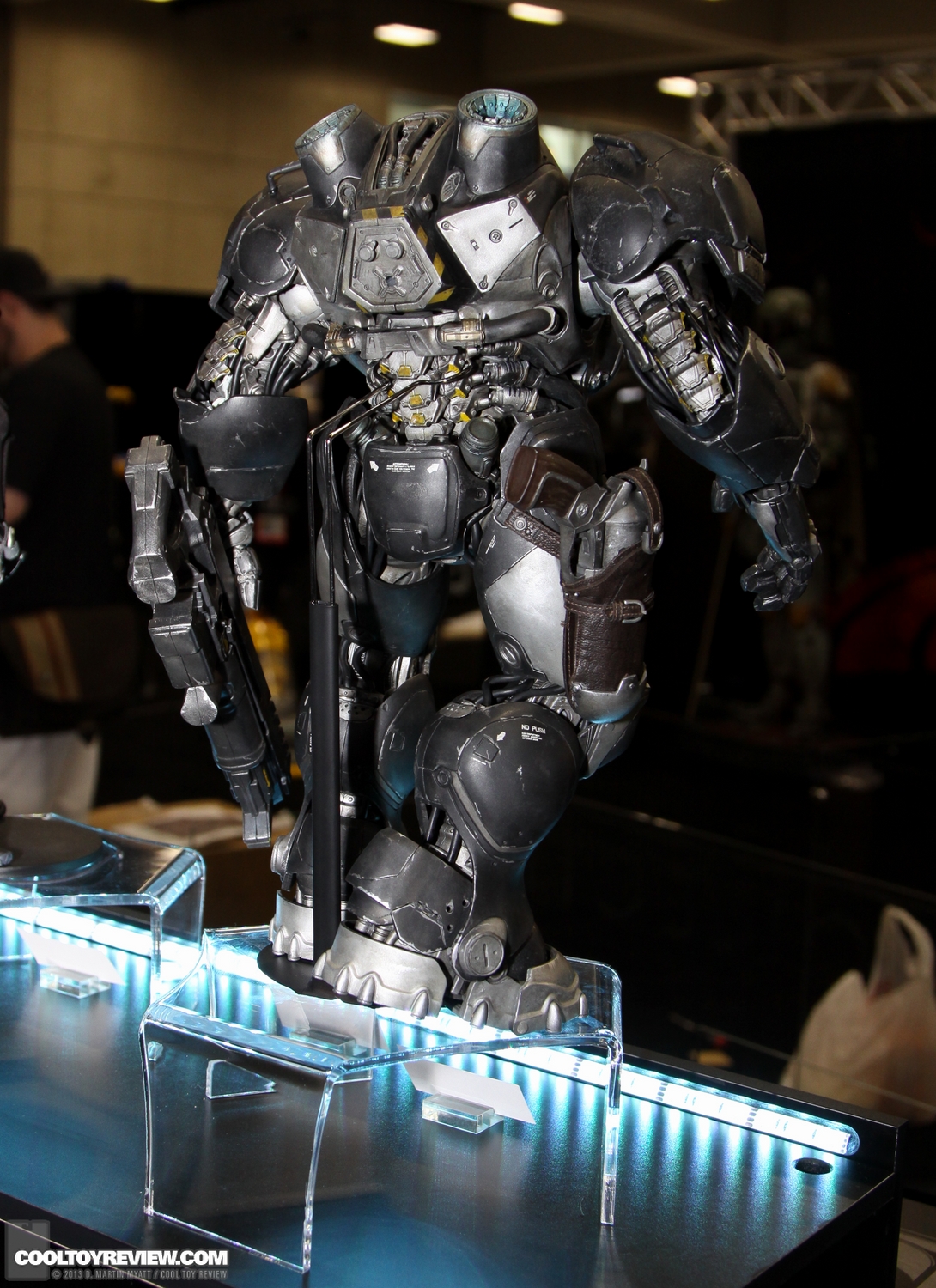 Starcraft-Marine-Raynor-SDCC_2013_Sideshow_Collectibles_Wed-017_o.jpg