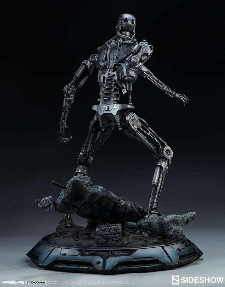 terminator-2-terminator-t-800-endoskeleton-maquette-sideshow-300157-14.jpg