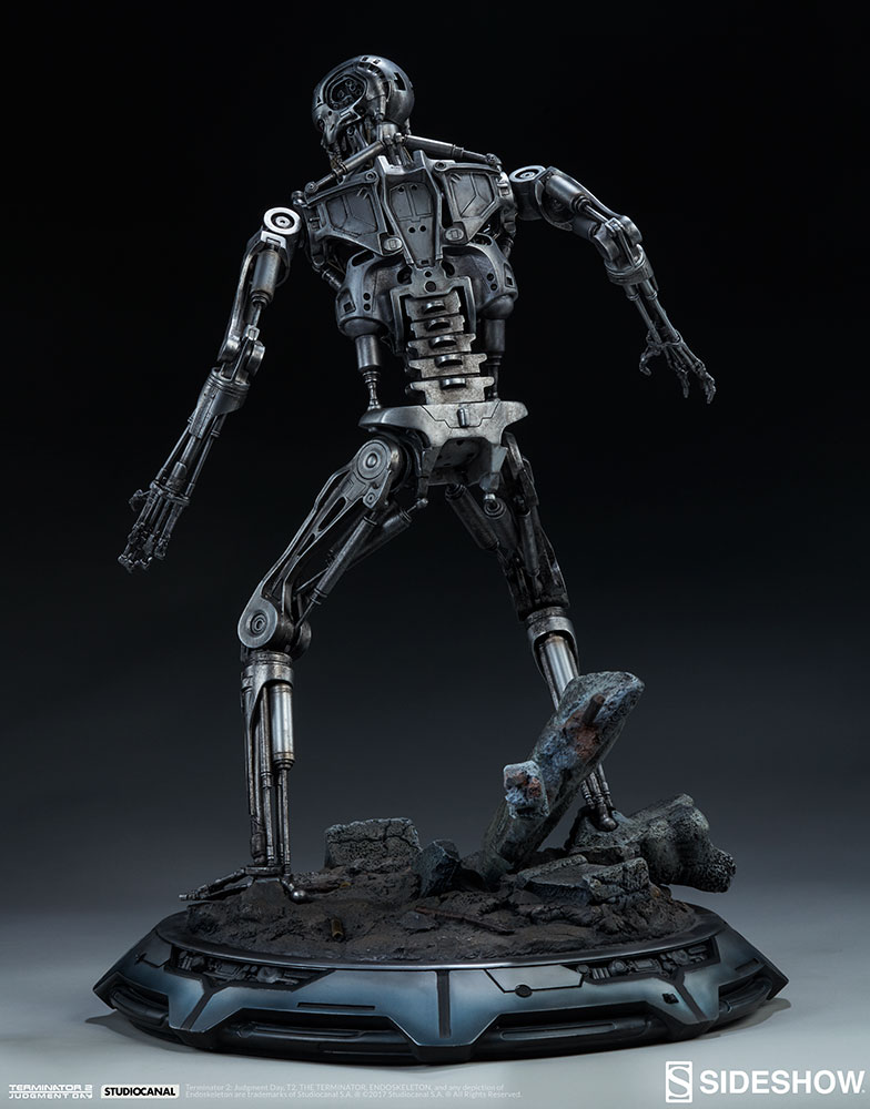 terminator-2-terminator-t-800-endoskeleton-maquette-sideshow-300157-15.jpg