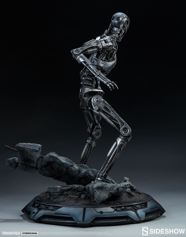terminator-2-terminator-t-800-endoskeleton-maquette-sideshow-300157-13.jpg