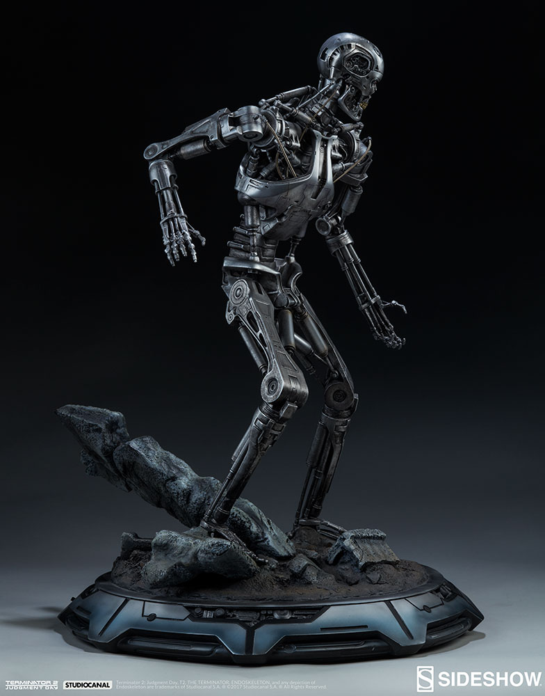 terminator-2-terminator-t-800-endoskeleton-maquette-sideshow-300157-12.jpg