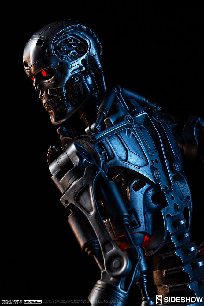 terminator-2-terminator-t-800-endoskeleton-maquette-sideshow-300157-04.jpg