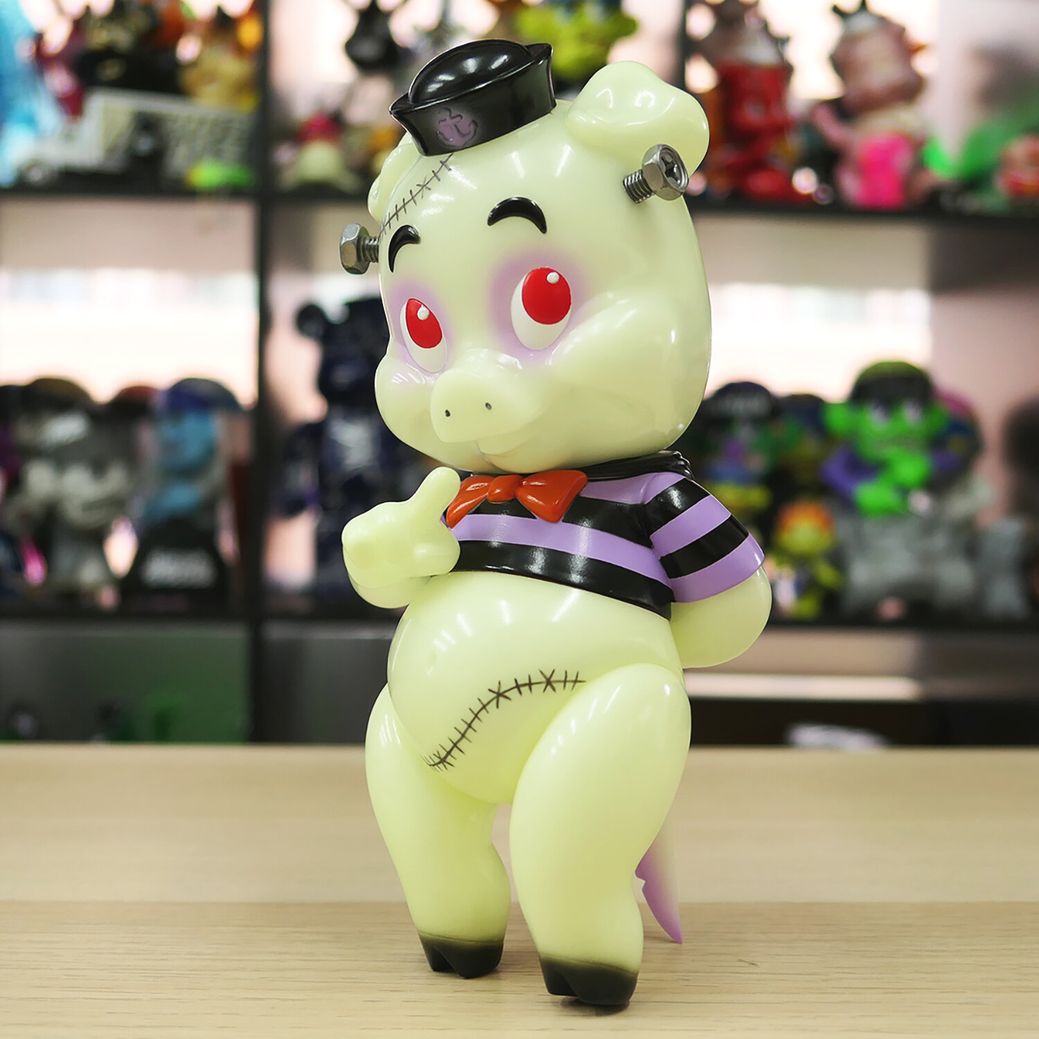 Frank Kozik Piggums — Bigshot Toyworks