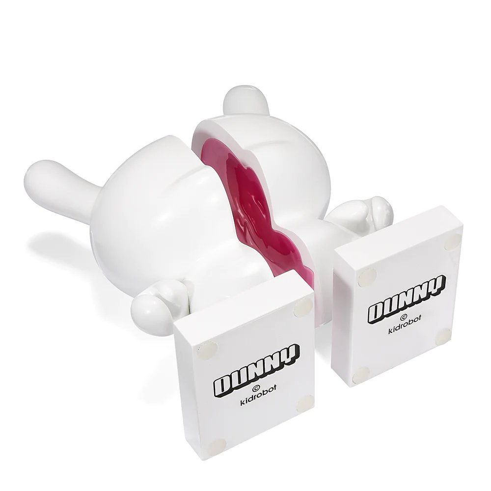 KR18444-UNP-Dunny-Resin-Bookends_White-And-Pink-10_1000x1000.jpg